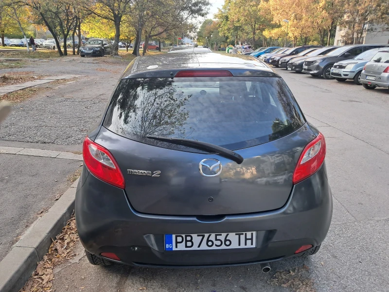 Mazda 2 1.3i, снимка 4 - Автомобили и джипове - 52545081