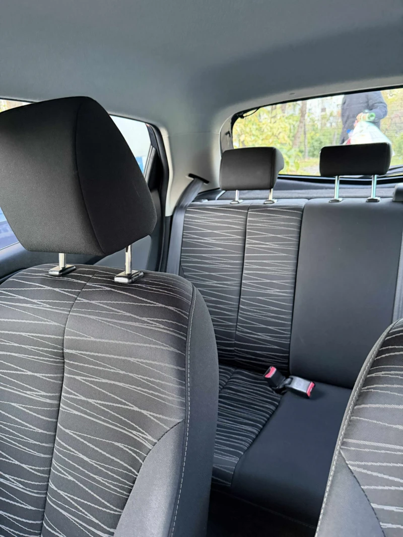Mazda 2 1.3i, снимка 10 - Автомобили и джипове - 52545081