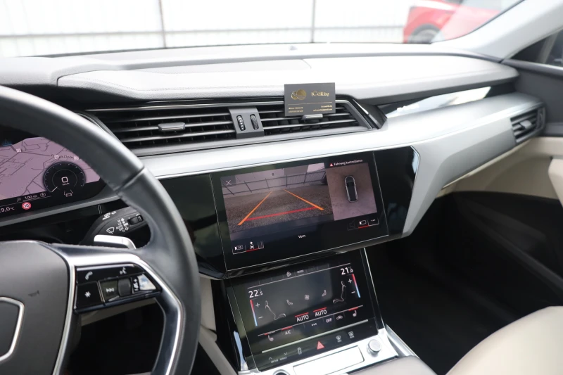 Audi E-Tron 50 quattro Luft PANO 360 ACC Leder AHK Lane#iCarbg, снимка 15 - Автомобили и джипове - 52421196