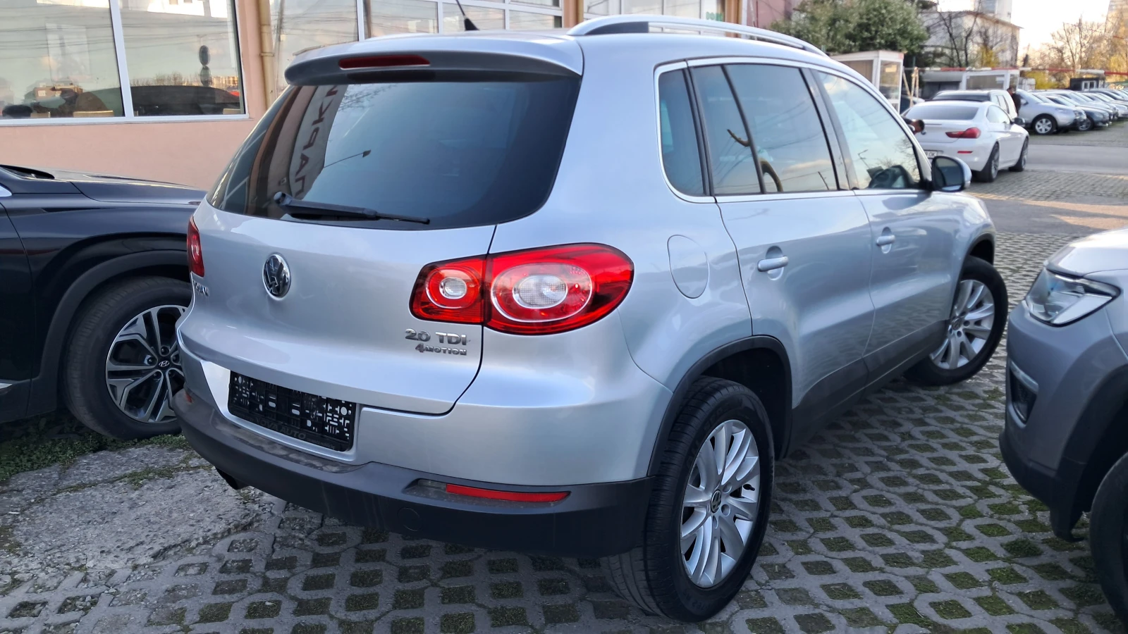 VW Tiguan 4Х4 РЕАЛ КМ ИЗКЛЮЧИТЕЛЕН СЕРВИЗ КНИЖ ОБСЛУЖН УНИКТ, снимка 6 - Автомобили и джипове - 12169504