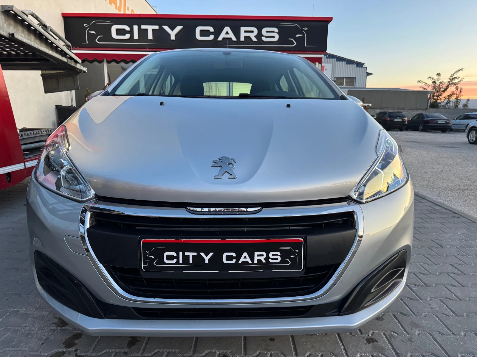 Peugeot 208 1.2i. !!!-27.000км!!! - изображение 3