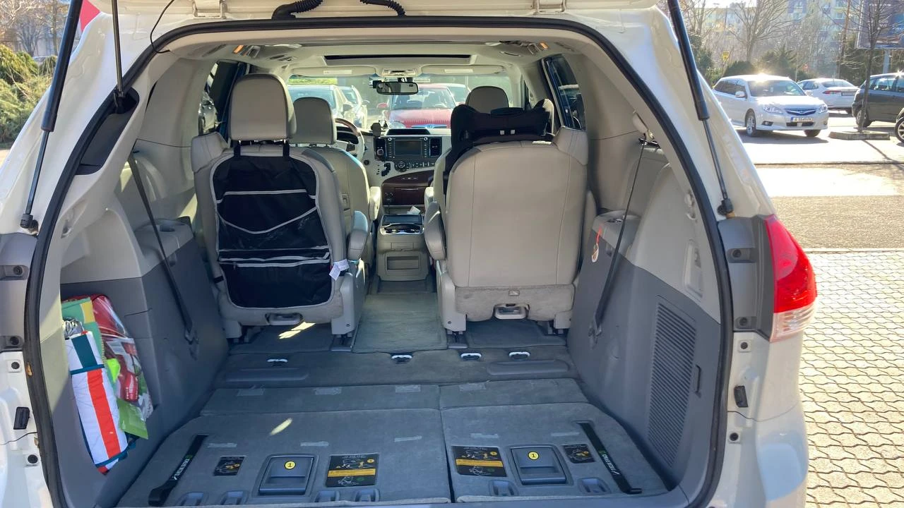 Toyota Sienna 4x4 LIMITED - изображение 9