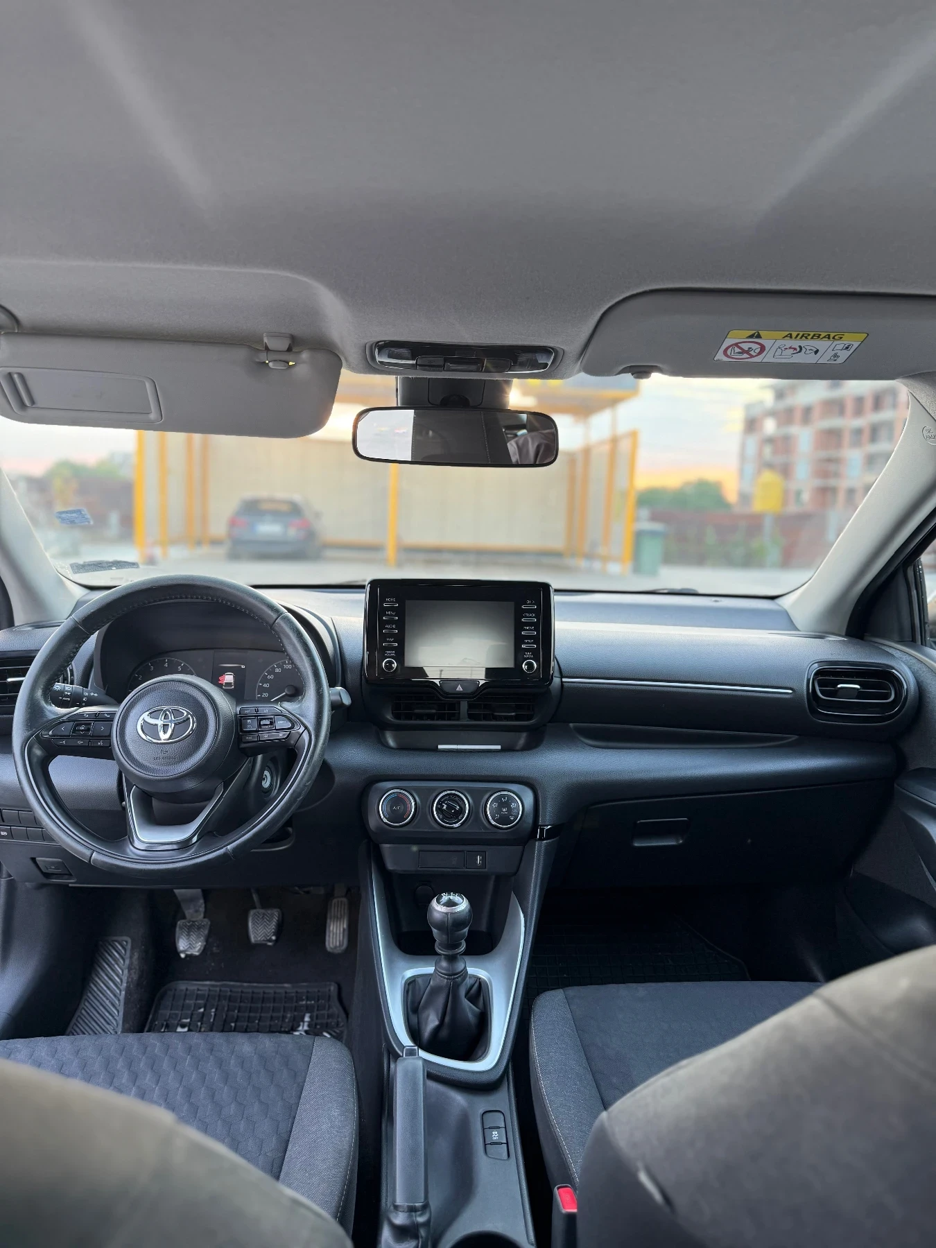 Toyota Yaris  - изображение 4