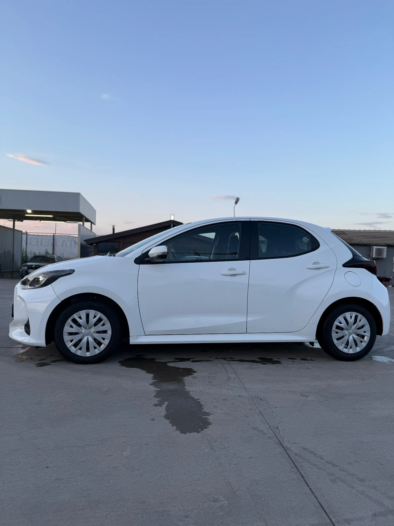 Toyota Yaris  - изображение 3