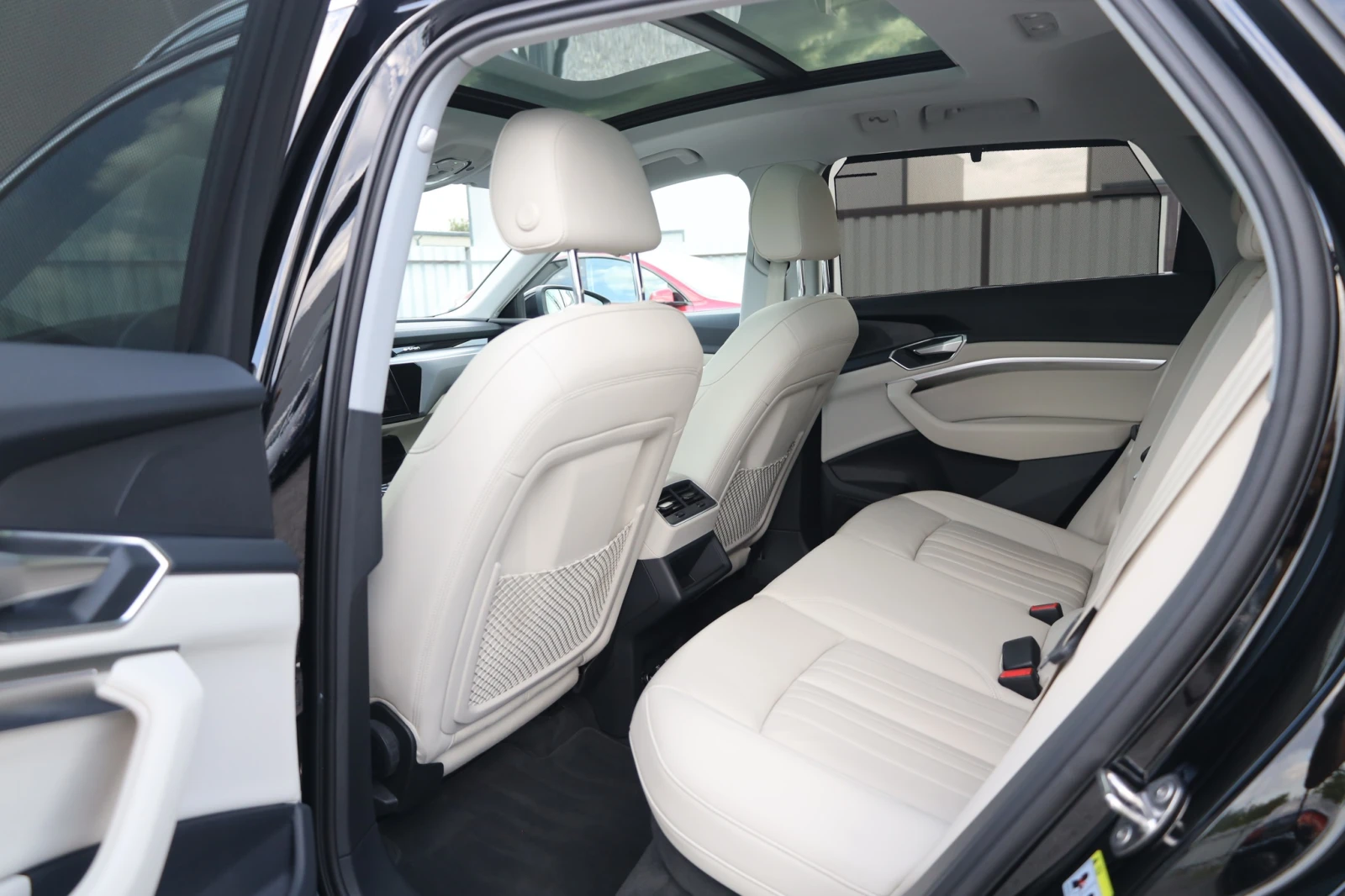 Audi E-Tron 50 quattro Luft PANO 360 ACC Leder AHK Lane#iCarbg | Mobile.bg   11