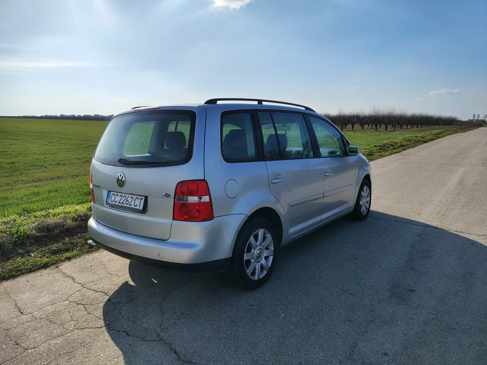 VW Touran 1.9TDI 105ks, снимка 4 - Автомобили и джипове - 53917292