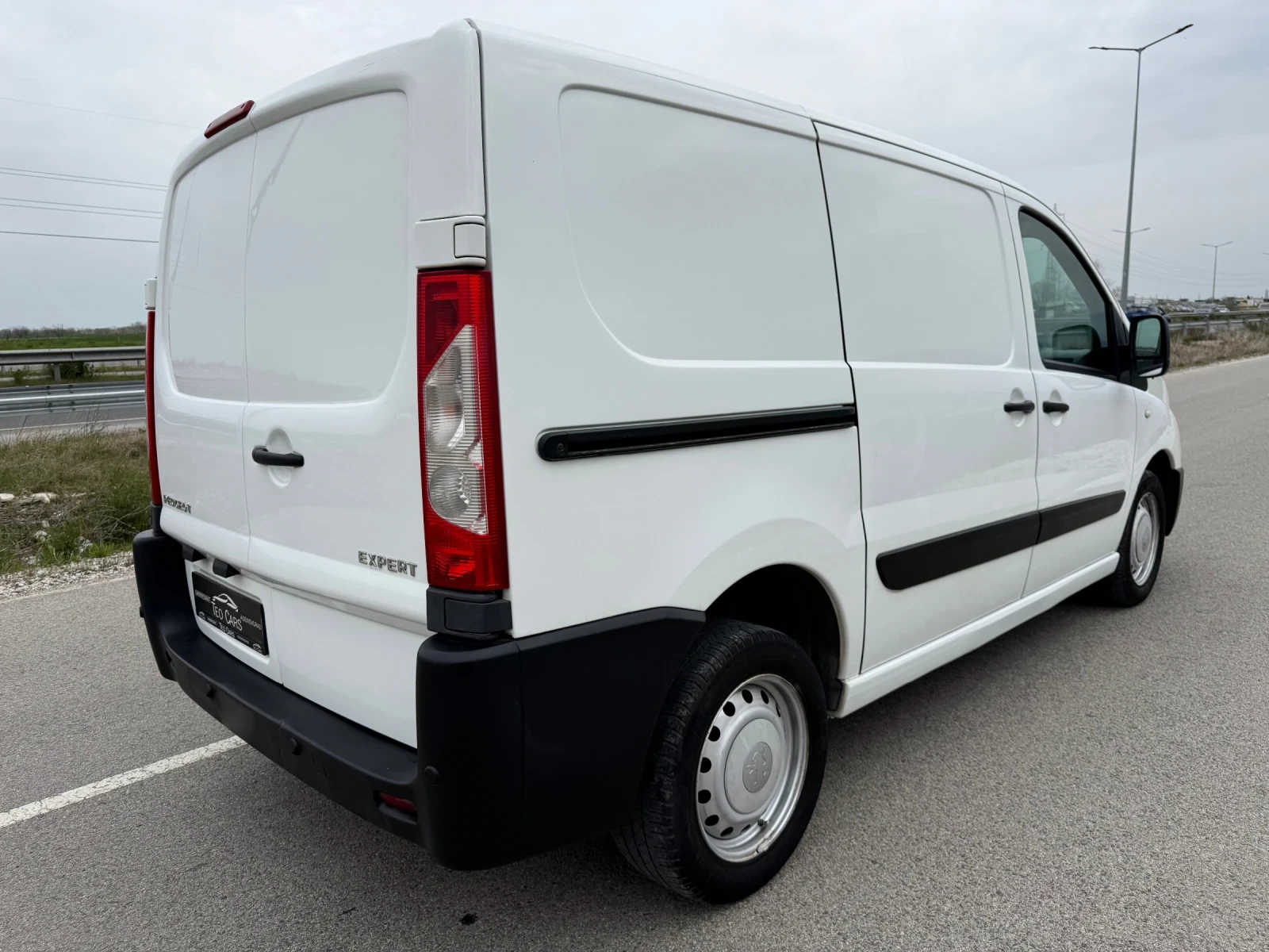 Peugeot Expert 2.0 HDI 120к.с / 6ск. / CLIMA / PARKTRONIC / ITALY, снимка 8 - Автомобили и джипове - 54206616