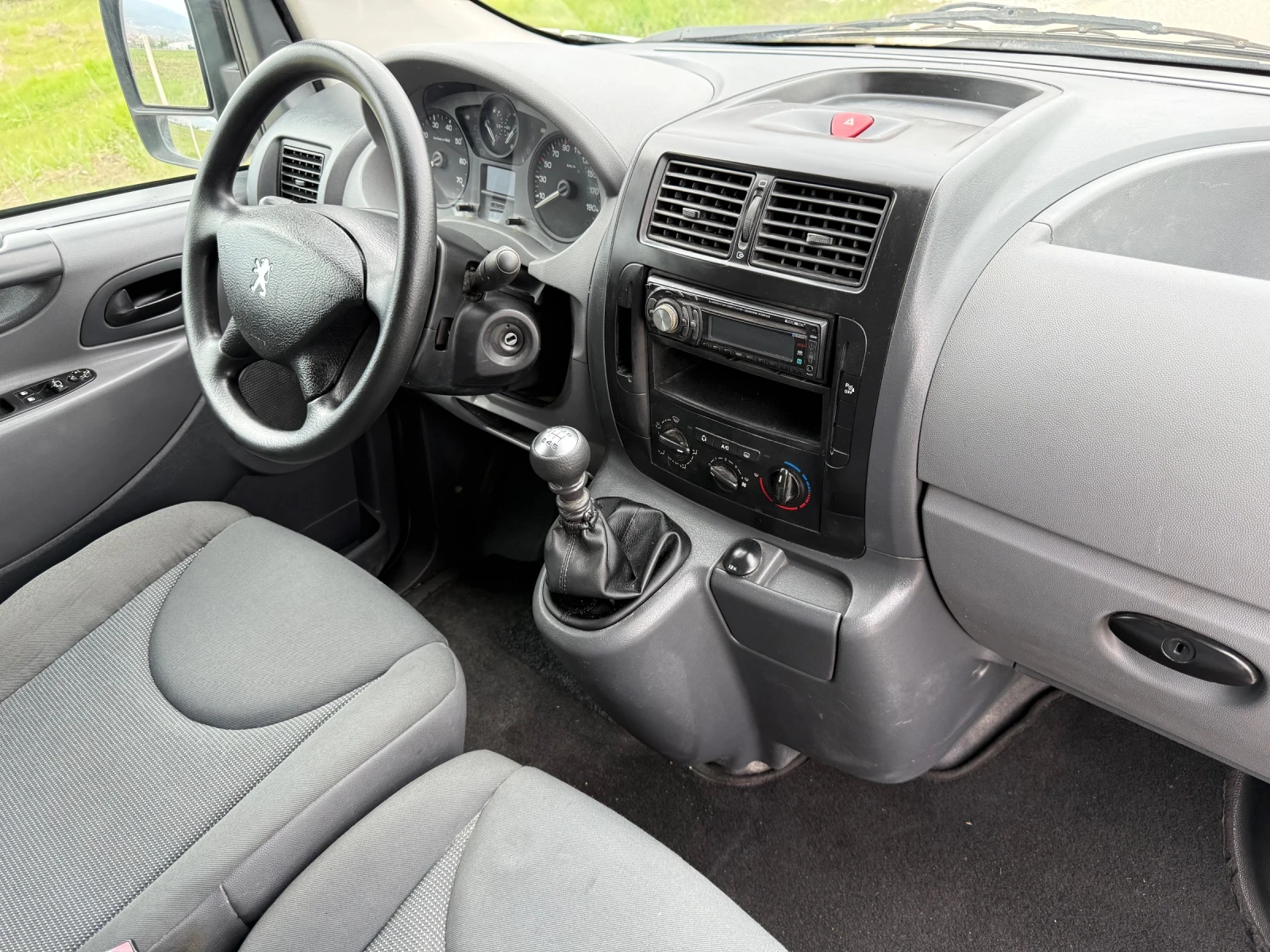 Peugeot Expert 2.0 HDI 120к.с / 6ск. / CLIMA / PARKTRONIC / ITALY, снимка 12 - Автомобили и джипове - 54206616
