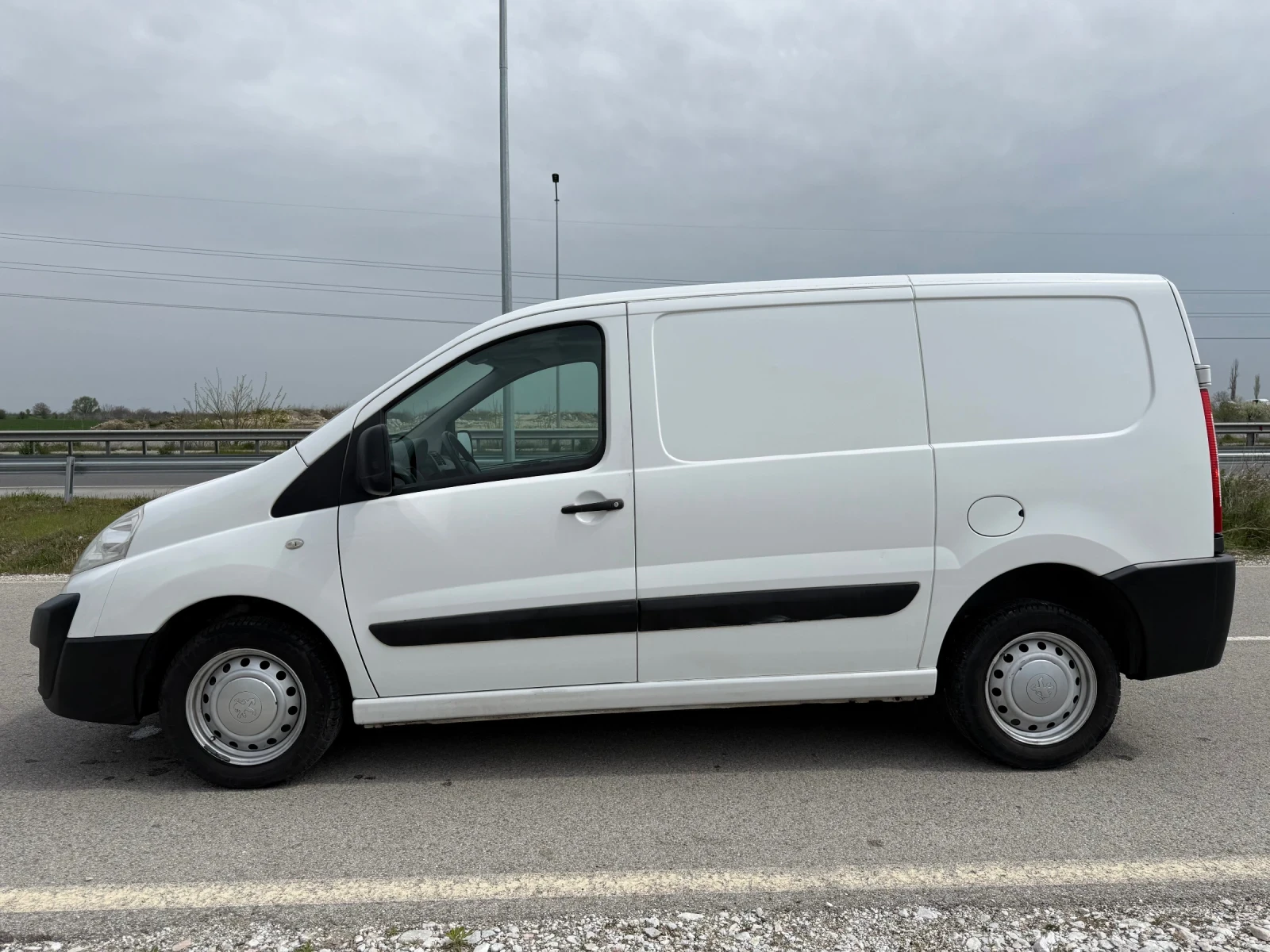 Peugeot Expert 2.0 HDI 120к.с / 6ск. / CLIMA / PARKTRONIC / ITALY, снимка 4 - Автомобили и джипове - 54206616