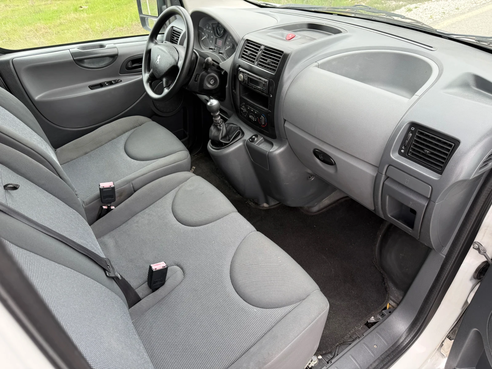 Peugeot Expert 2.0 HDI 120к.с / 6ск. / CLIMA / PARKTRONIC / ITALY, снимка 13 - Автомобили и джипове - 54206616