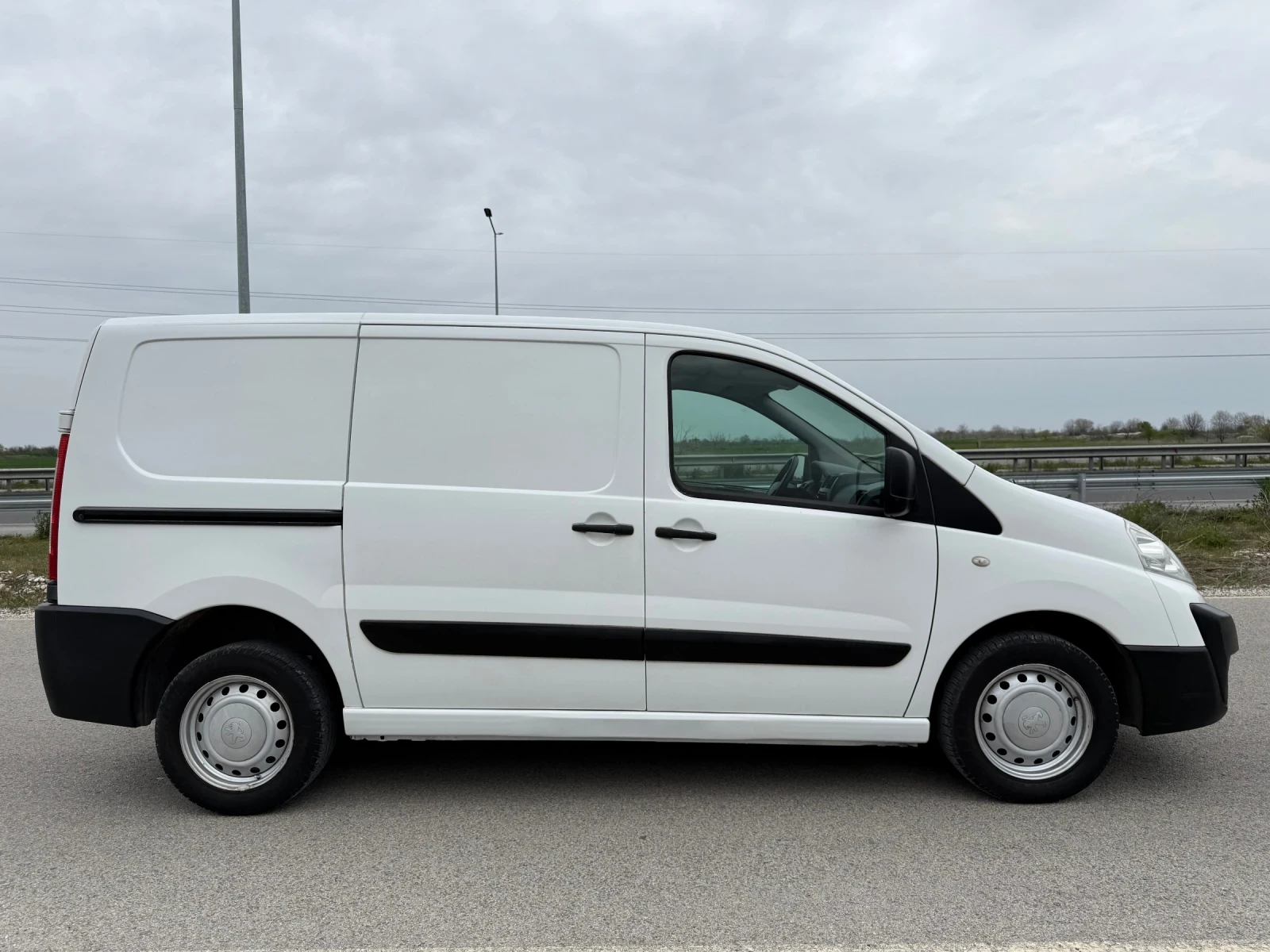 Peugeot Expert 2.0 HDI 120к.с / 6ск. / CLIMA / PARKTRONIC / ITALY, снимка 5 - Автомобили и джипове - 54206616