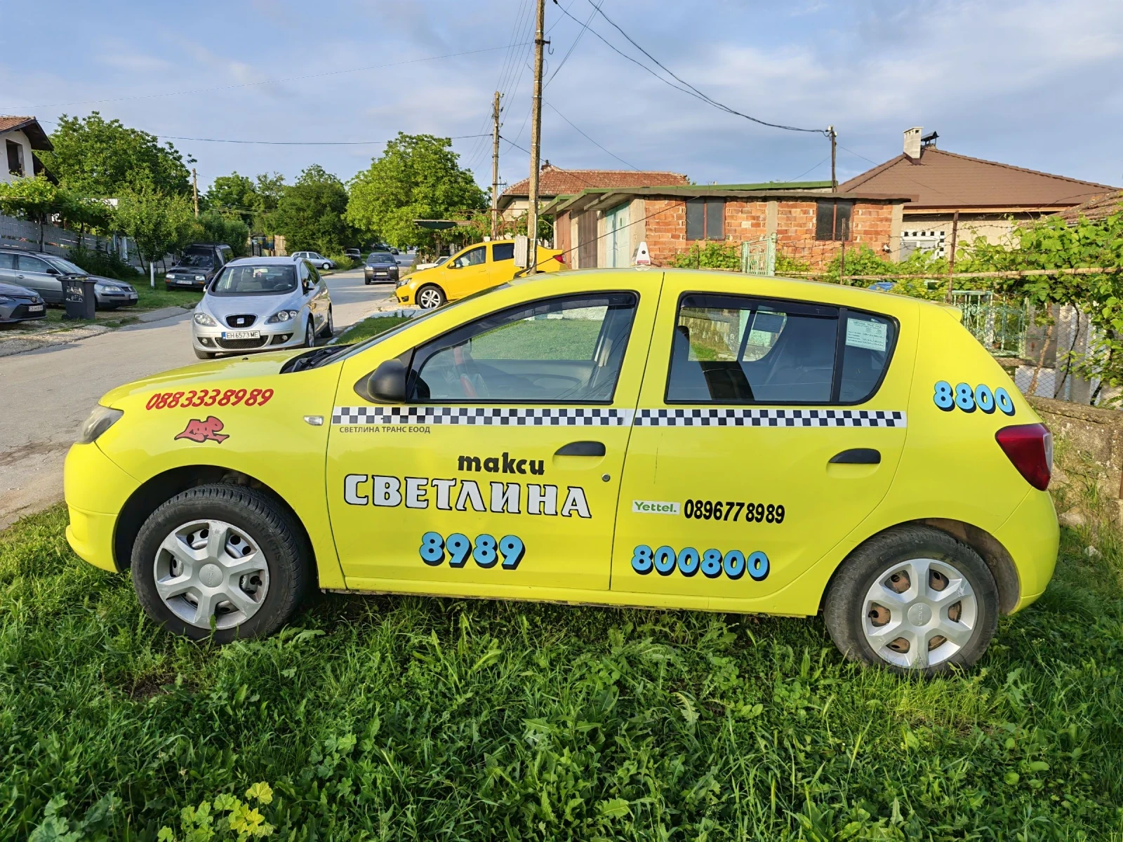 Dacia Sandero 1.2 Такси, снимка 9 - Автомобили и джипове - 55108657