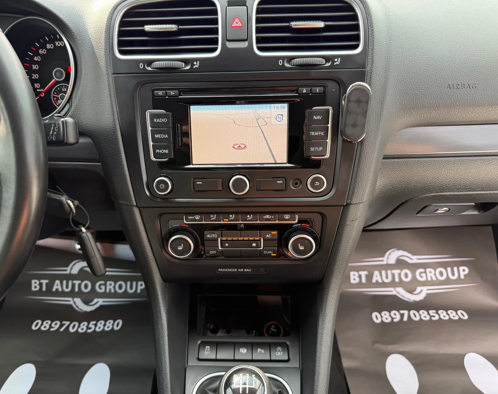 VW Golf 1.6TDI 105HP РЕАЛНА 2012 ГОДИНА ! , снимка 13 - Автомобили и джипове - 54879526