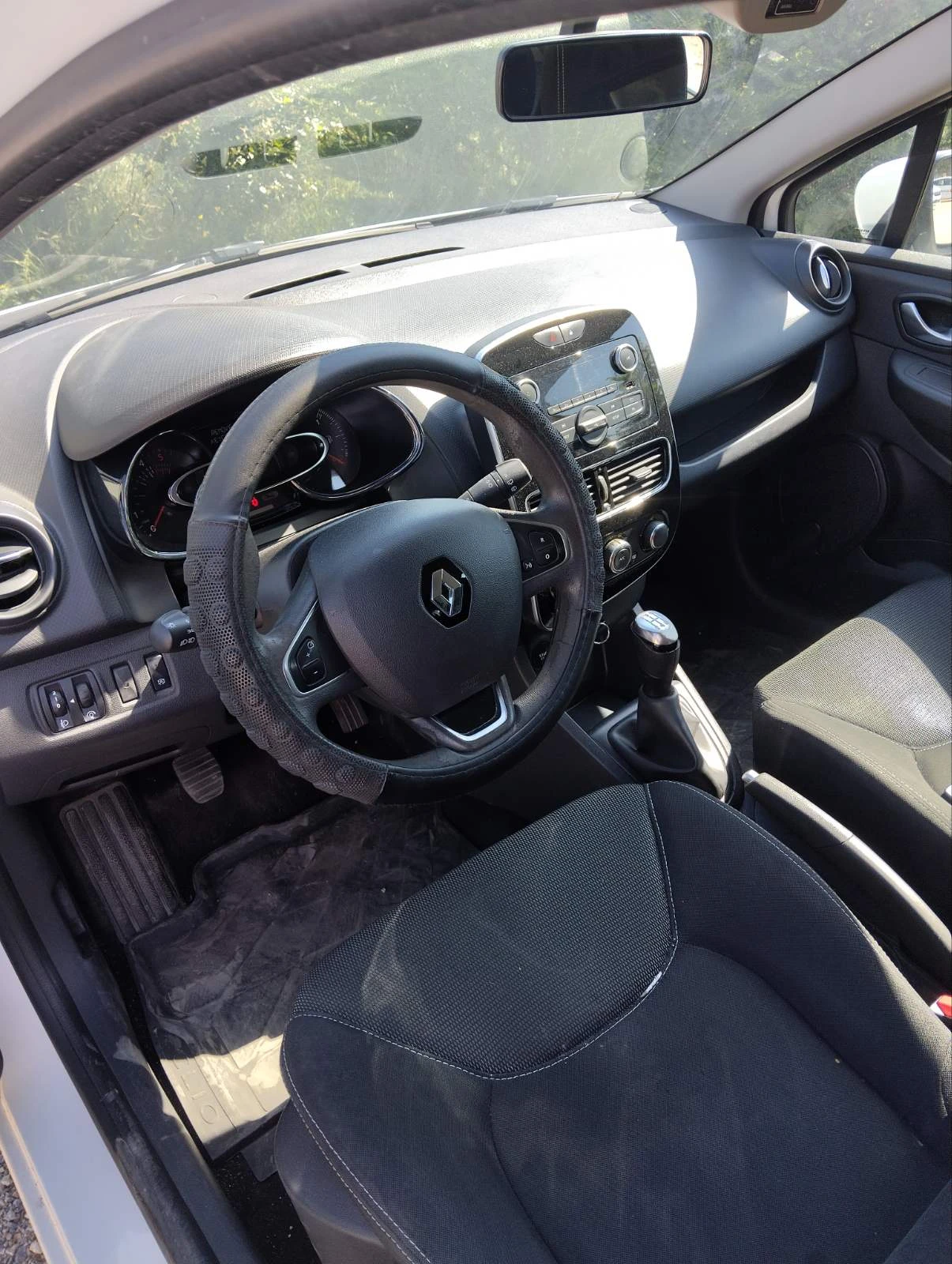 Renault Clio 1.5dCi, снимка 7 - Автомобили и джипове - 54954419