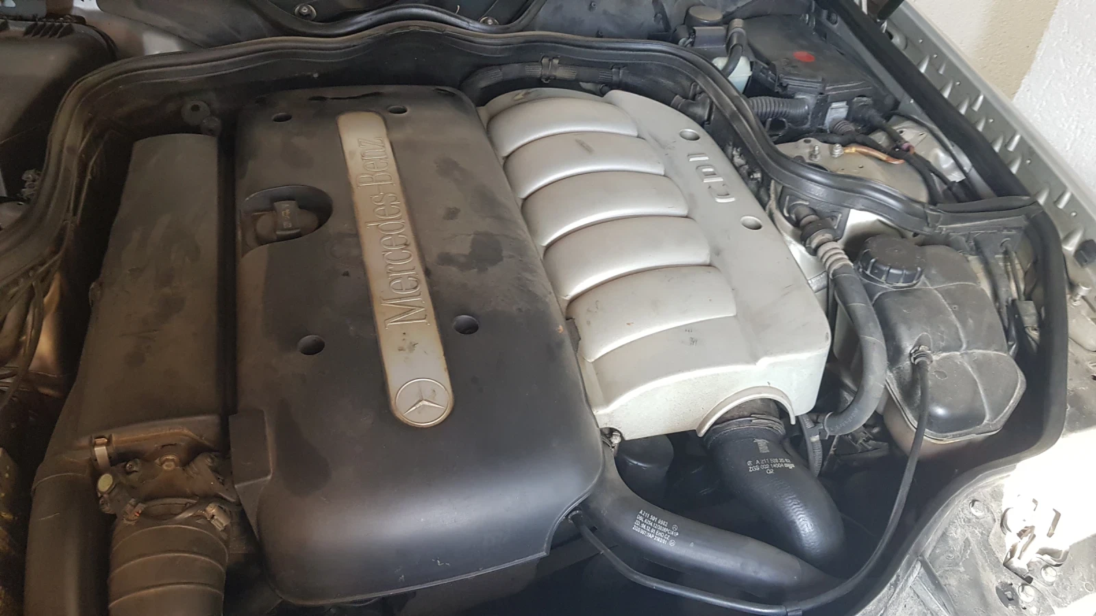Mercedes-Benz E 270, снимка 5 - Автомобили и джипове - 55438475