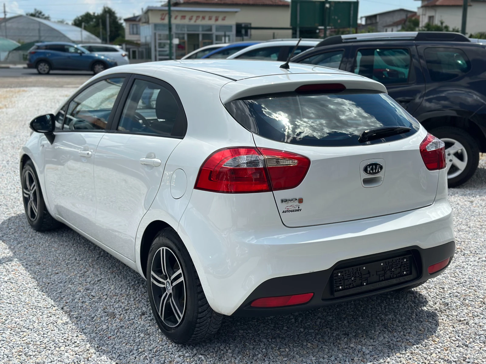 Kia Rio 1.3i* ГАЗ, снимка 4 - Автомобили и джипове - 54995811