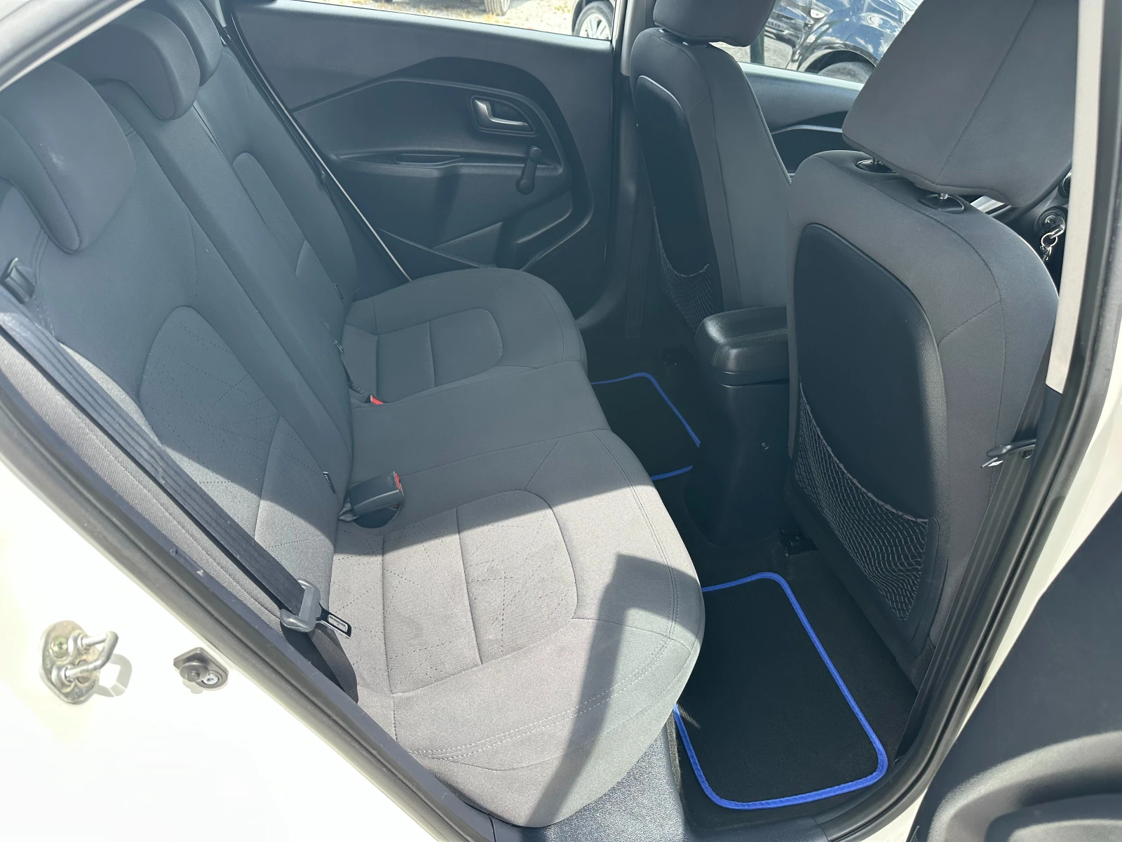 Kia Rio 1.3i* ГАЗ, снимка 9 - Автомобили и джипове - 54995811