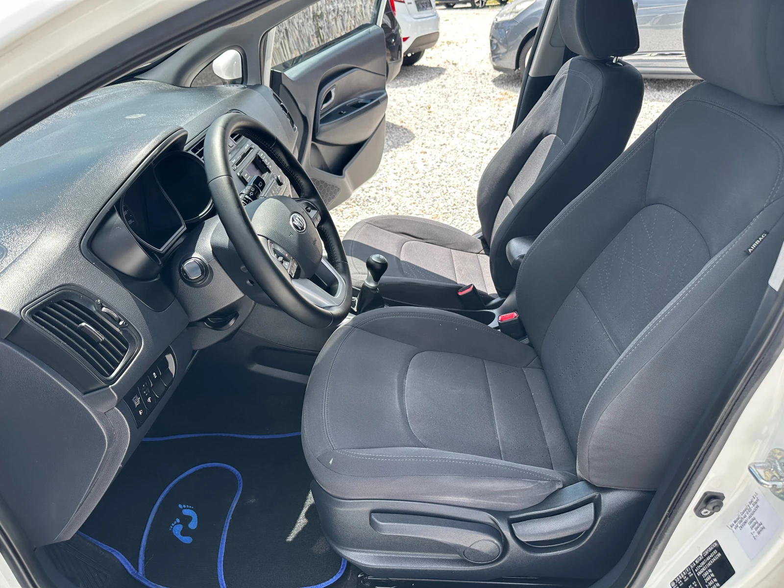Kia Rio 1.3i* ГАЗ, снимка 14 - Автомобили и джипове - 54995811