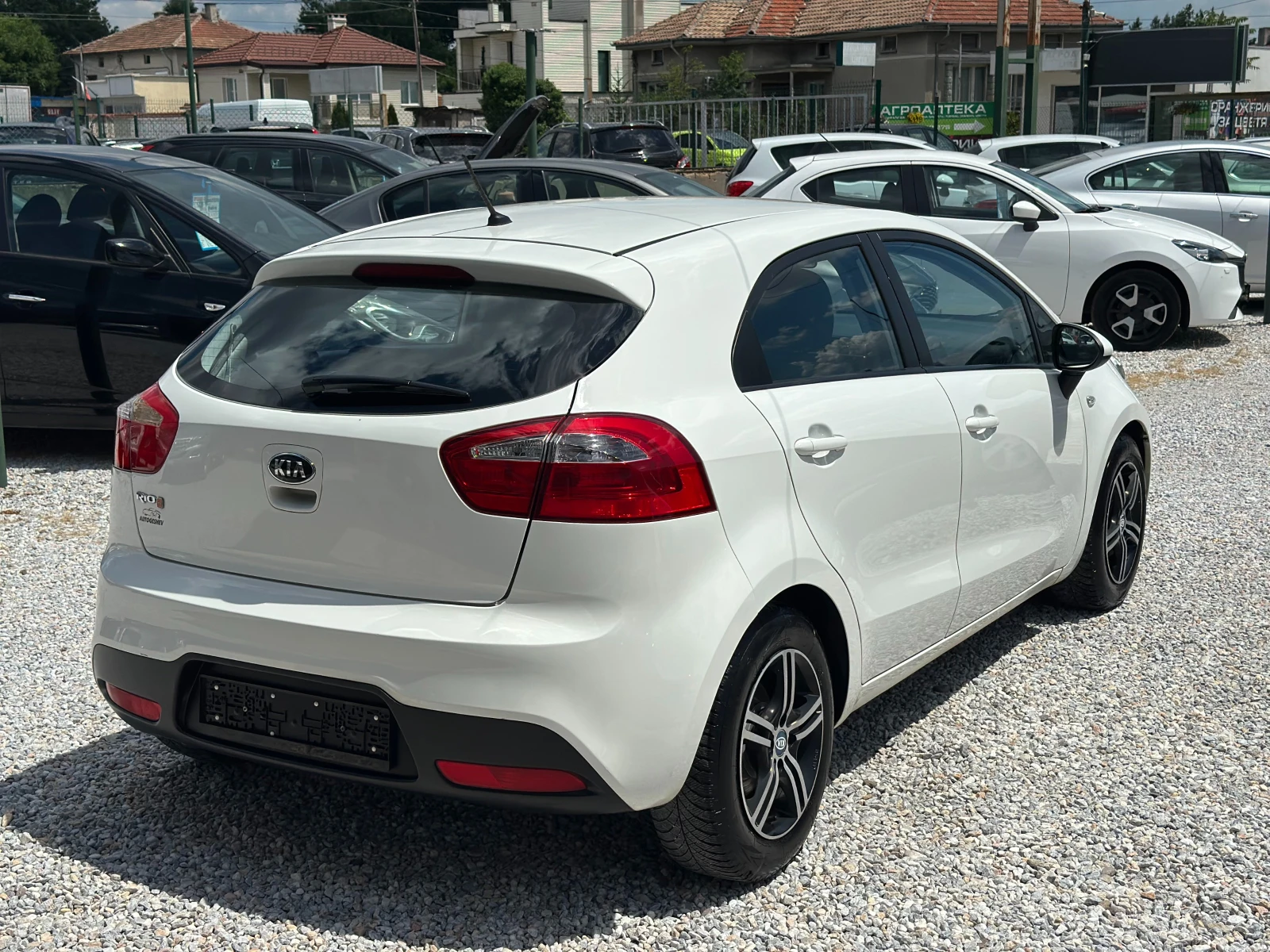 Kia Rio 1.3i* ГАЗ, снимка 5 - Автомобили и джипове - 54995811