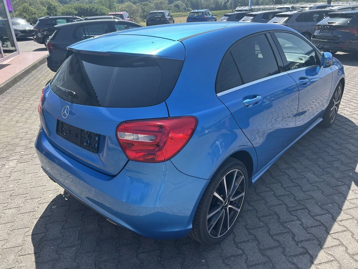 Mercedes-Benz A 180 BlueEfficiency Urban, снимка 4 - Автомобили и джипове - 55125973