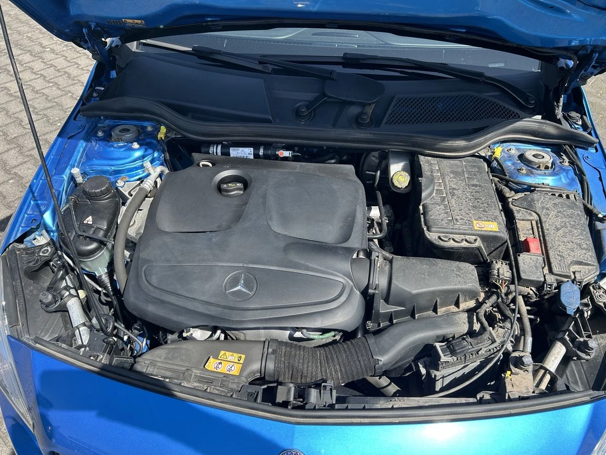 Mercedes-Benz A 180 BlueEfficiency Urban, снимка 6 - Автомобили и джипове - 55125973