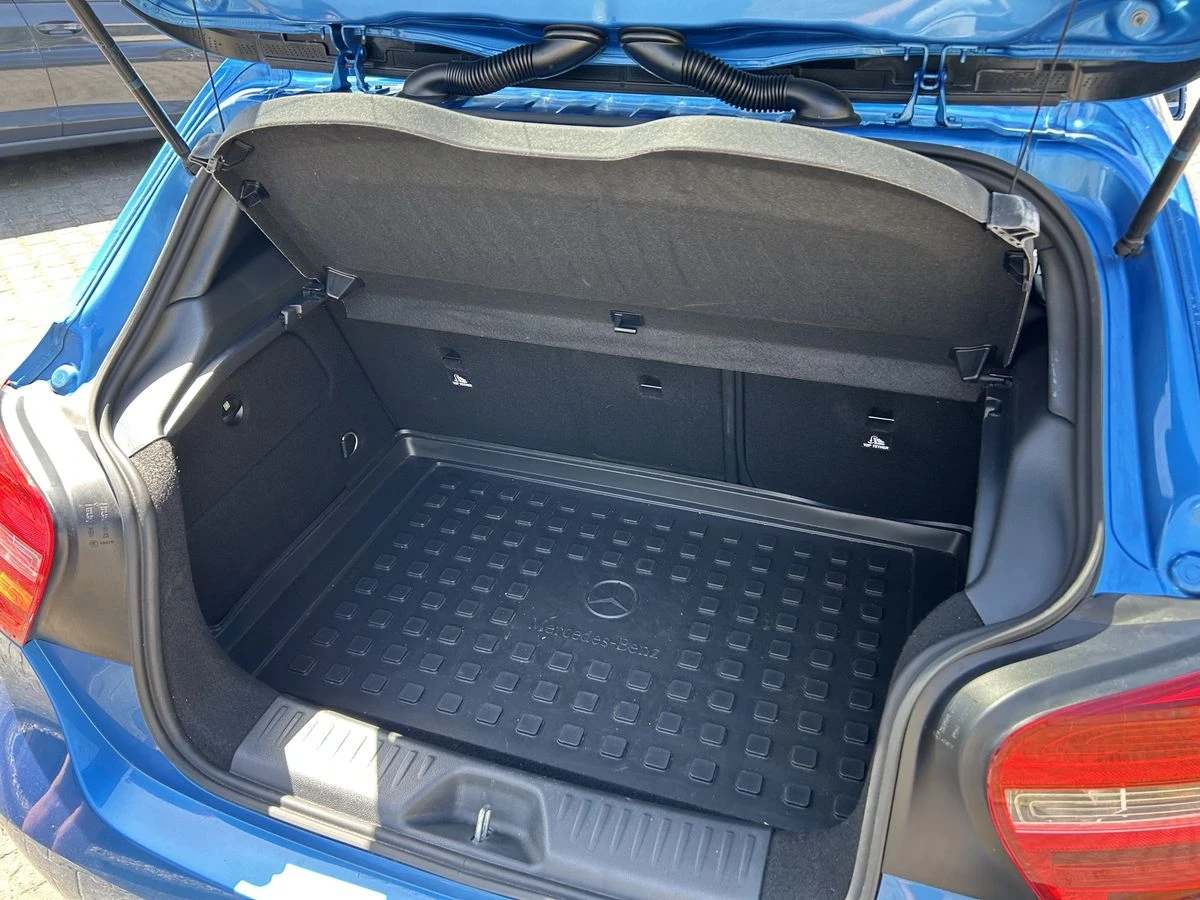 Mercedes-Benz A 180 BlueEfficiency Urban, снимка 12 - Автомобили и джипове - 55125973