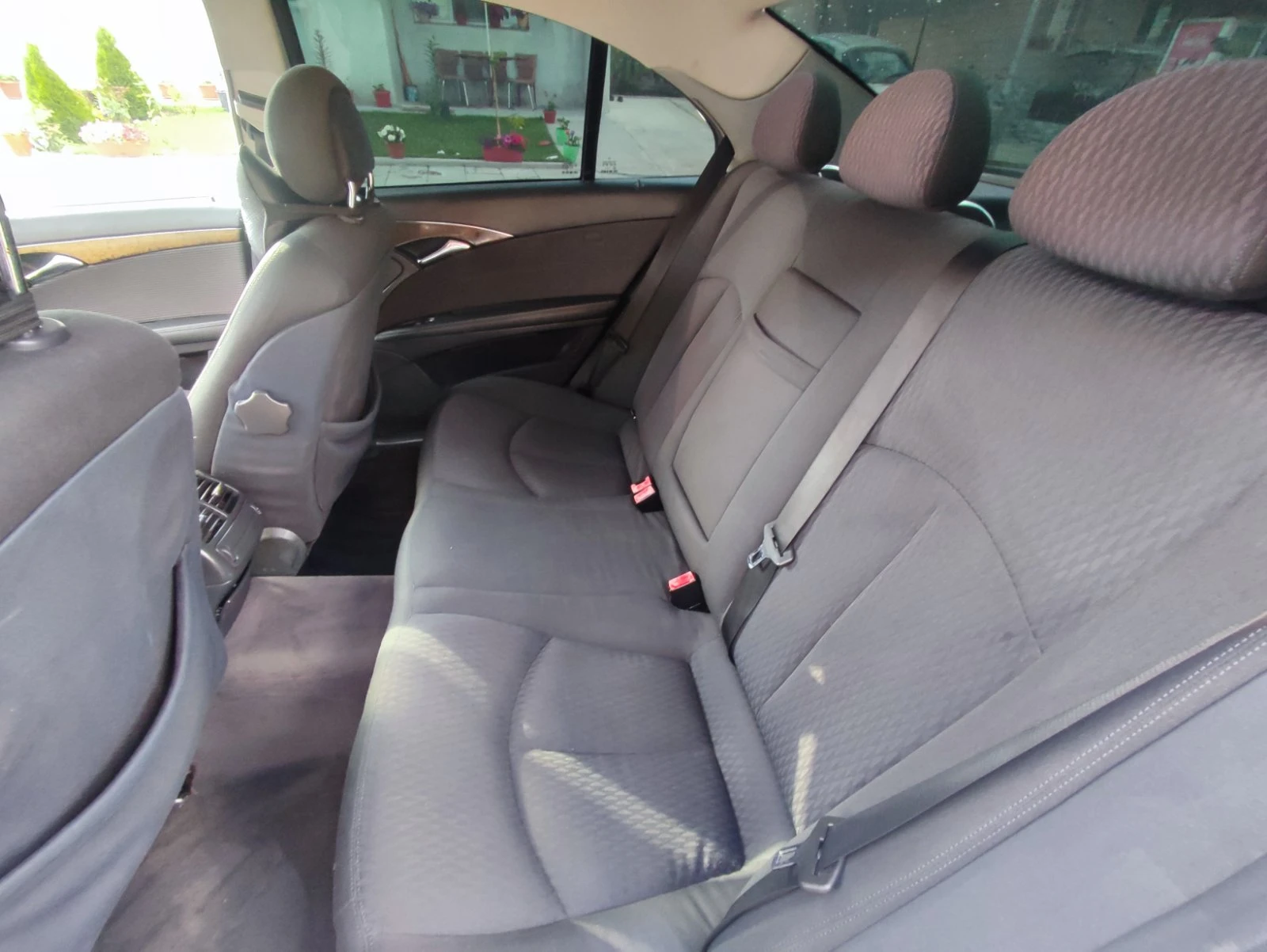 Mercedes-Benz E 270, снимка 5 - Автомобили и джипове - 55252059