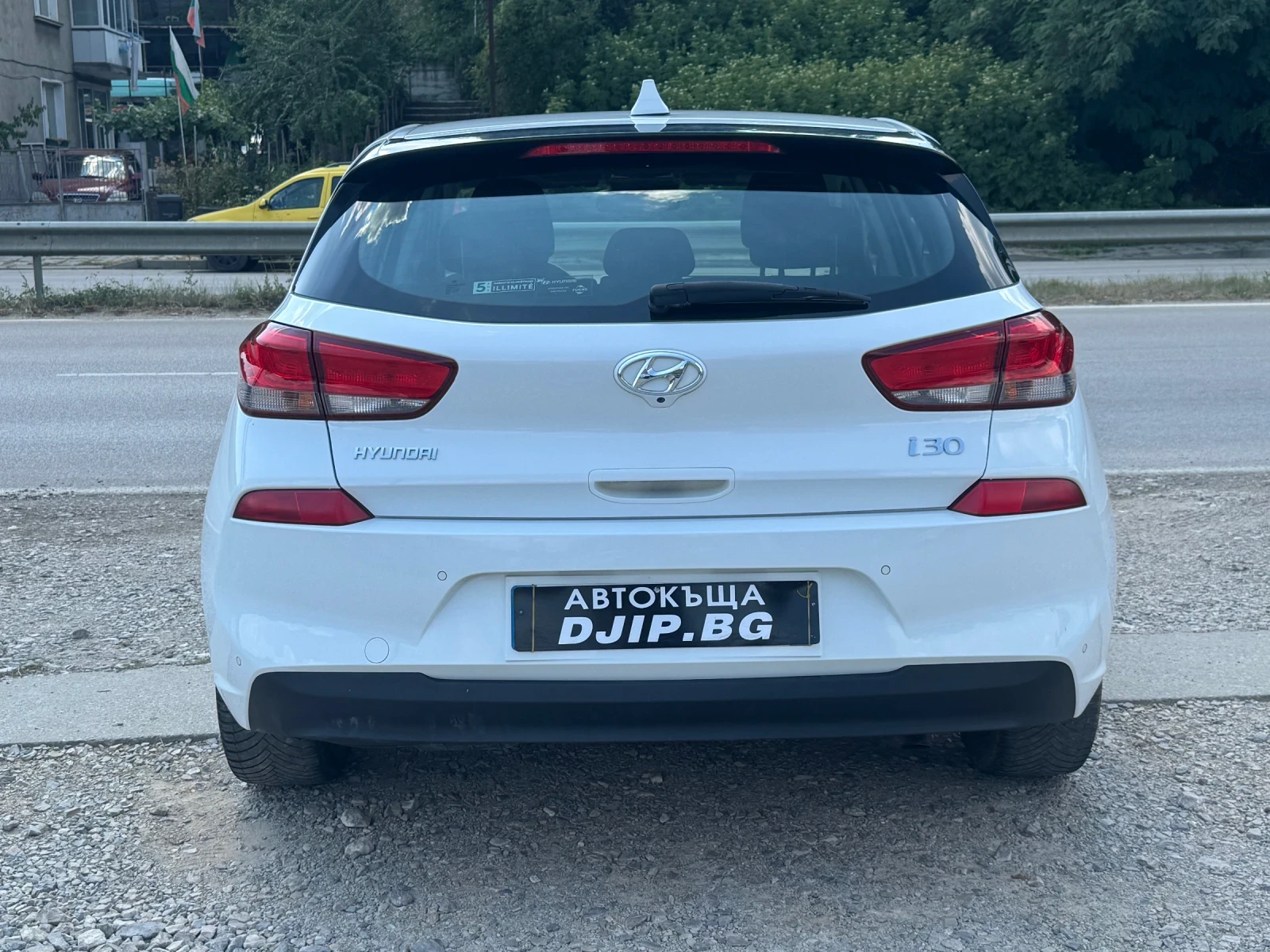 Hyundai I30 1.6 CRDI 95kc, снимка 9 - Автомобили и джипове - 55587459