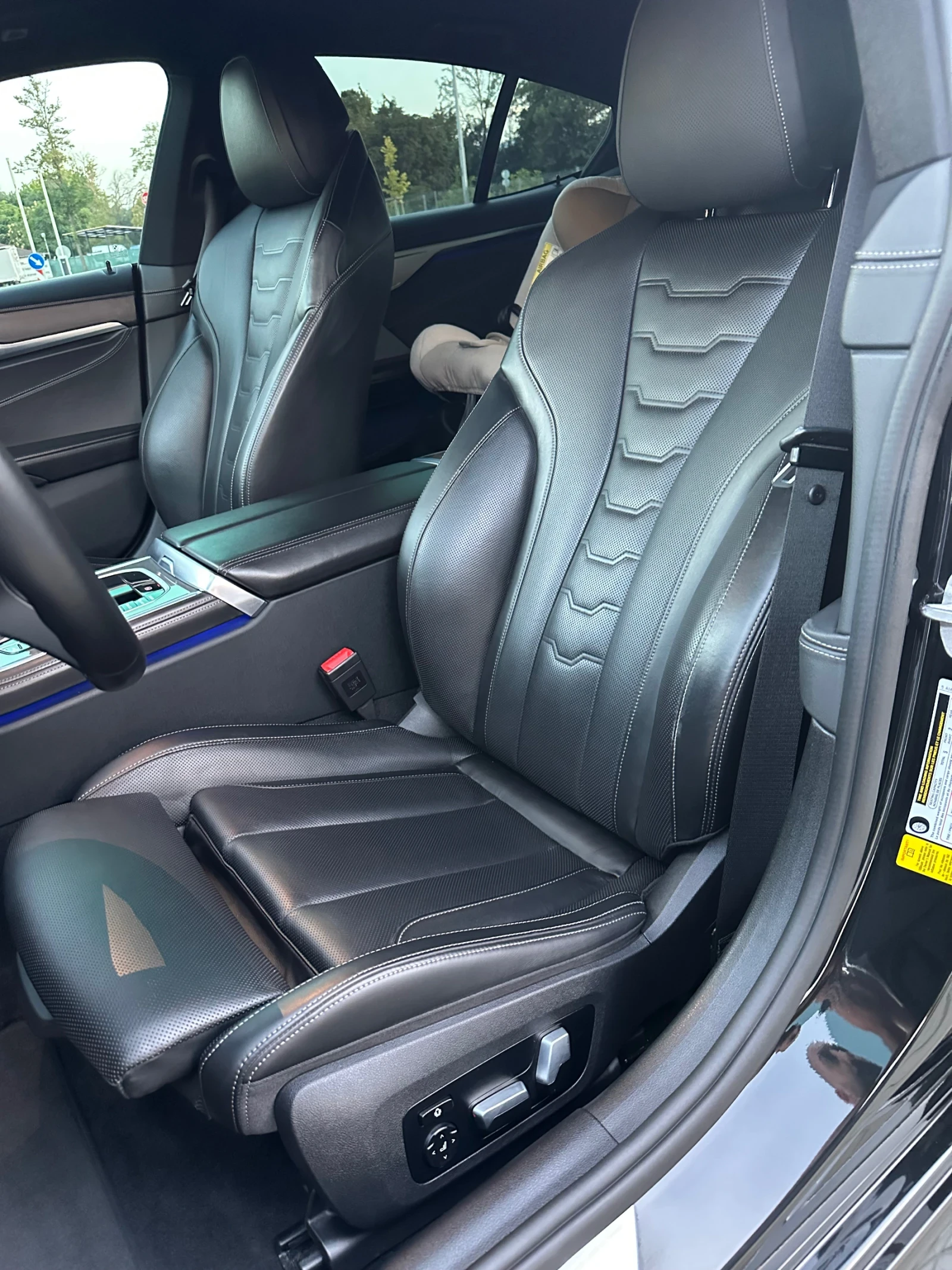 BMW 840 i RWD M-Performance GC, снимка 11 - Автомобили и джипове - 55879505