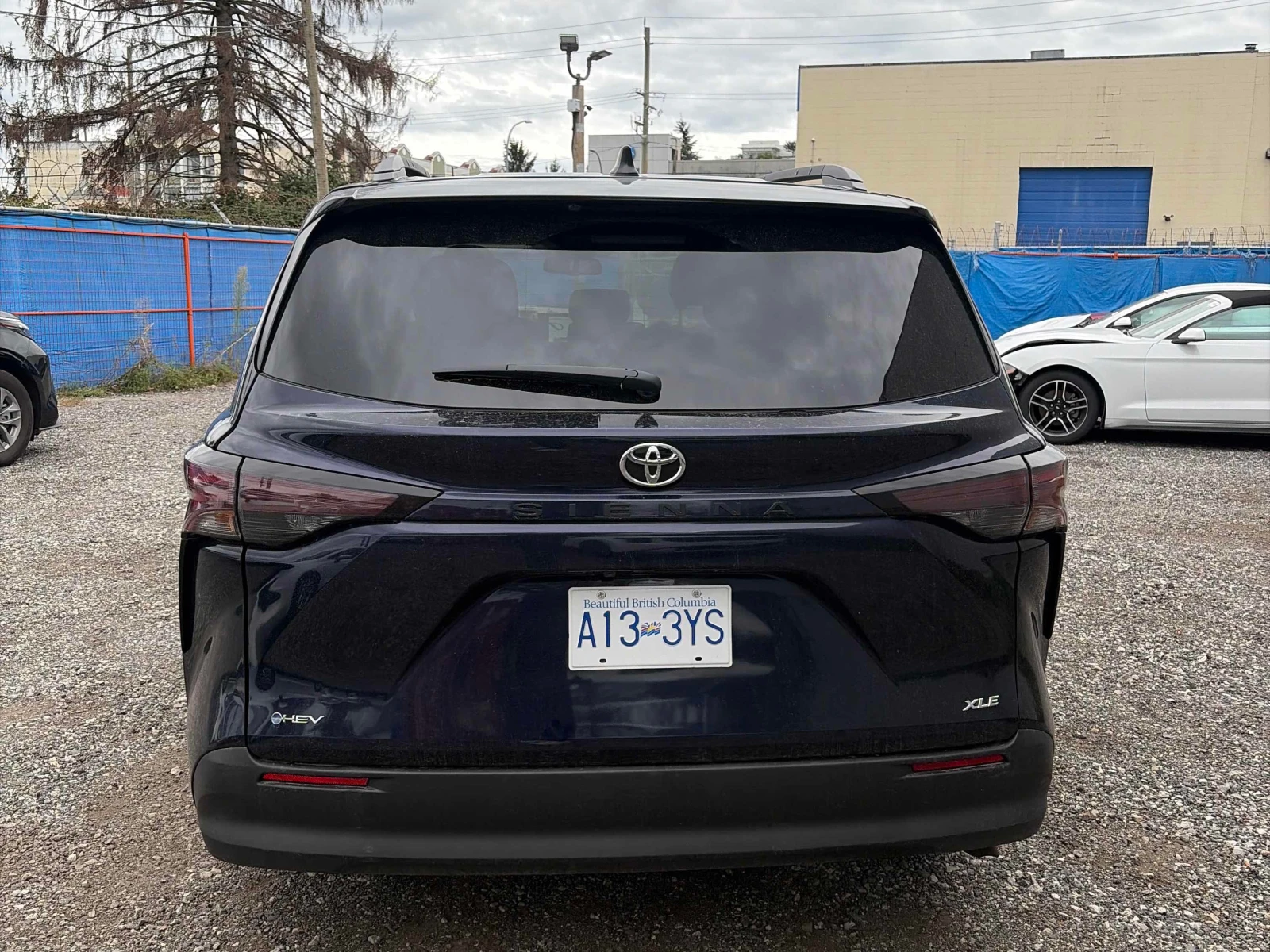 Toyota Sienna * XLE 8 Passenger FWD * CARFAX * ����� �� �������� | Mobile.bg � ����������� 4
