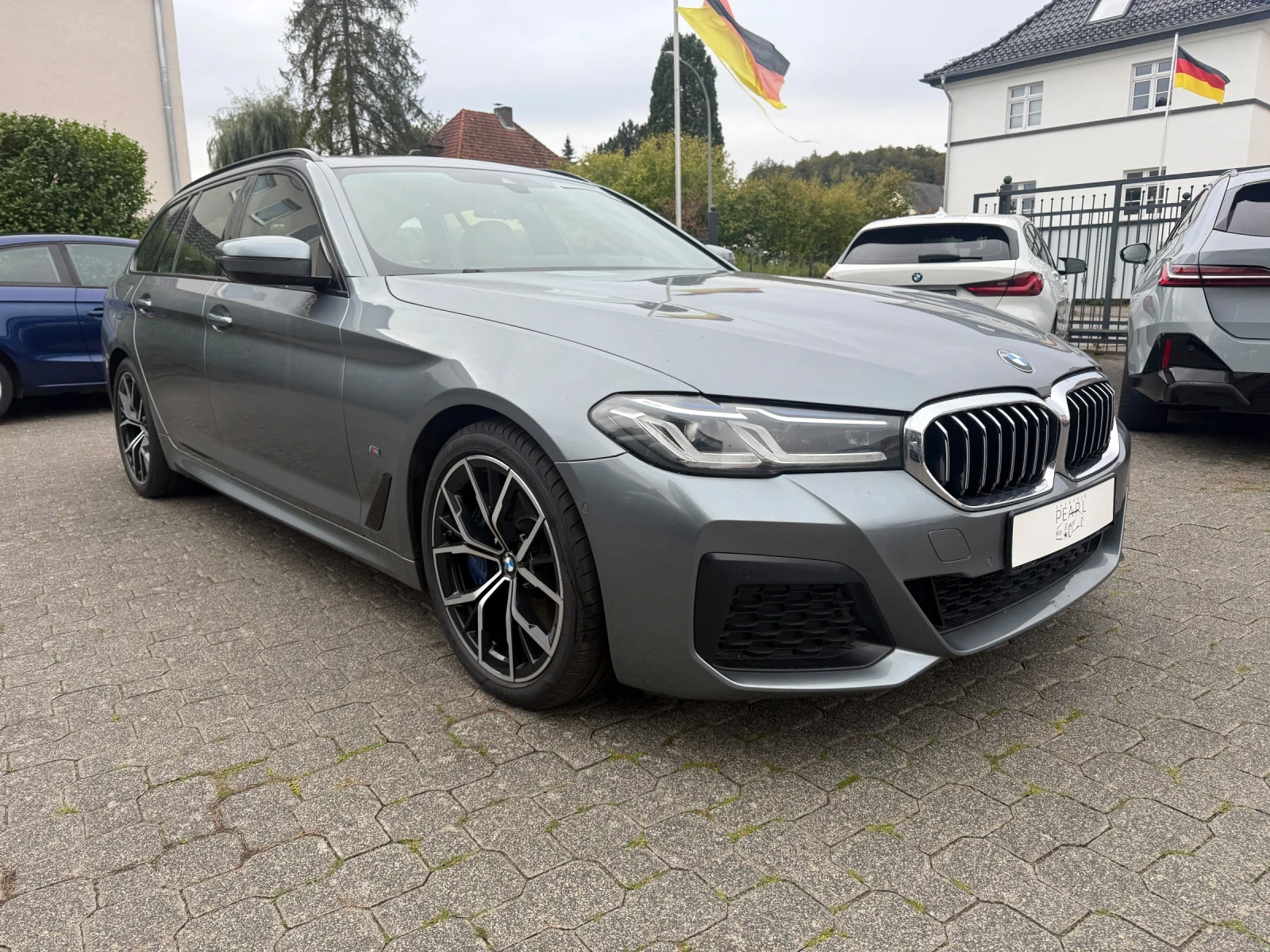 BMW 530 d Touring Facelift M-Sport Laser HarmanKardon PANO | Mobile.bg � ����������� 3