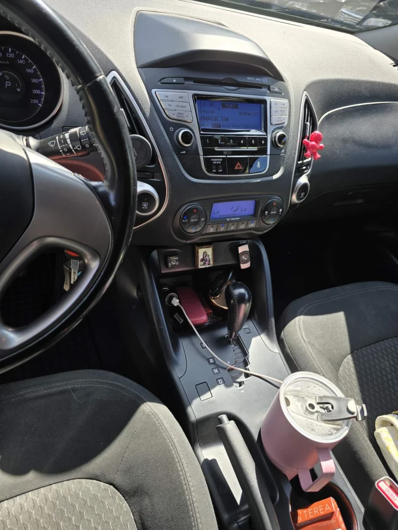 Hyundai IX35, снимка 16 - Автомобили и джипове - 52460174