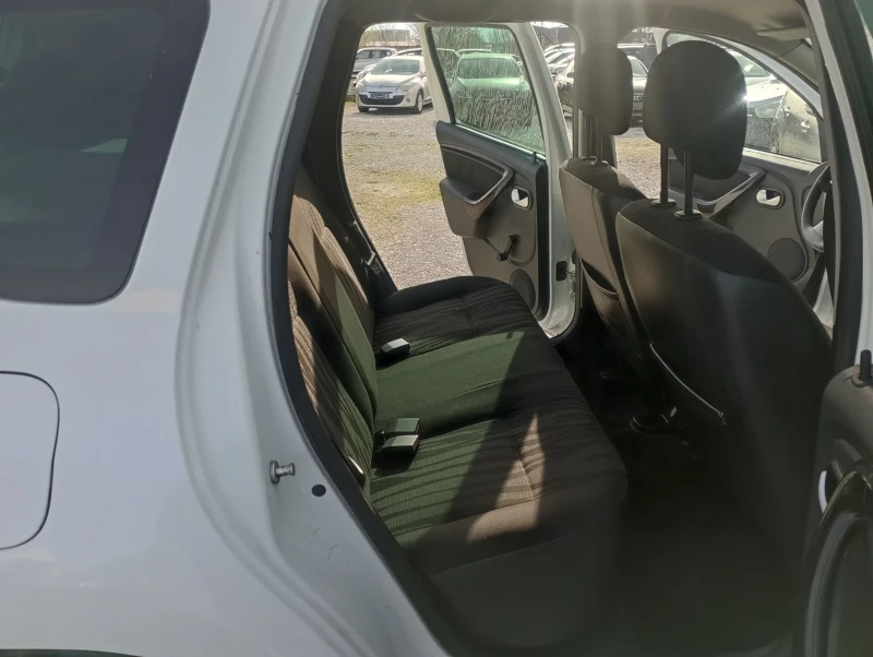 Dacia Duster 1.6 бензин, Италия , снимка 9 - Автомобили и джипове - 52627300