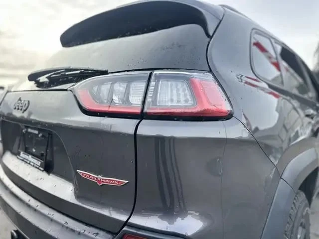 Jeep Cherokee / 4×4 / Trailhawk Elite / ПОДГРЕВИ / CARFAX /, снимка 12 - Автомобили и джипове - 53338993