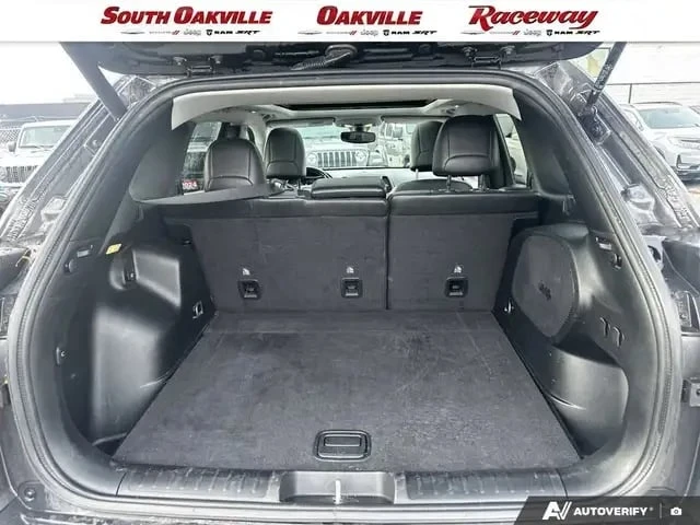 Jeep Cherokee / 4×4 / Trailhawk Elite / ПОДГРЕВИ / CARFAX /, снимка 13 - Автомобили и джипове - 53338993