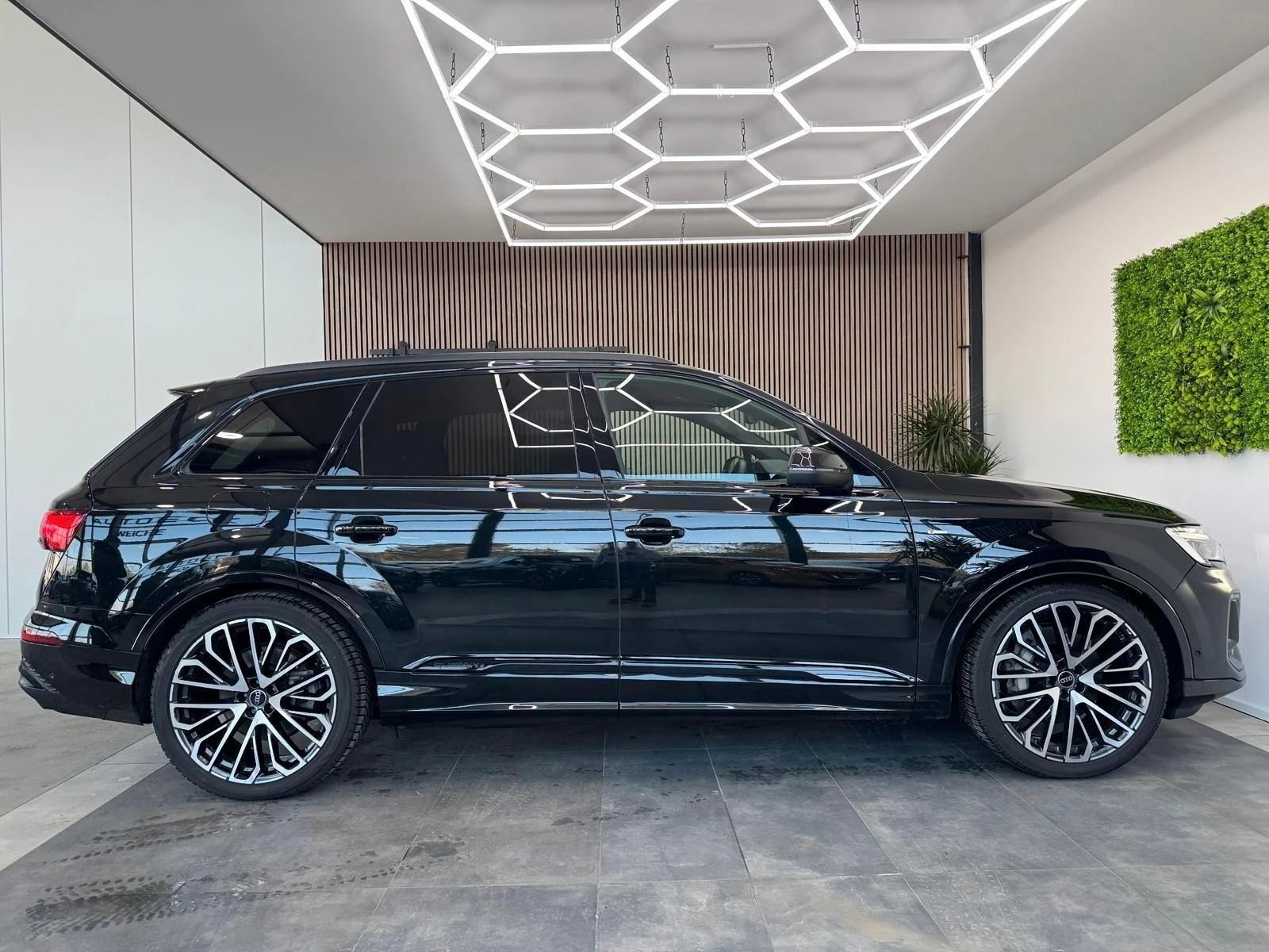 Audi Q7 50 TDI QUATTRO S-LINE B&O PANORAMA 7МЕСТЕН, снимка 6 - Автомобили и джипове - 53728337