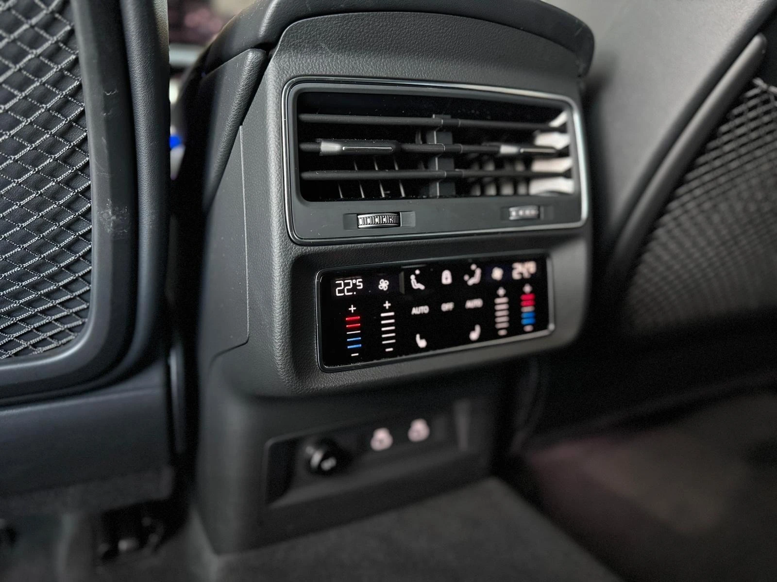 Audi Q7 50 TDI QUATTRO S-LINE B&O PANORAMA 7МЕСТЕН, снимка 13 - Автомобили и джипове - 53728337