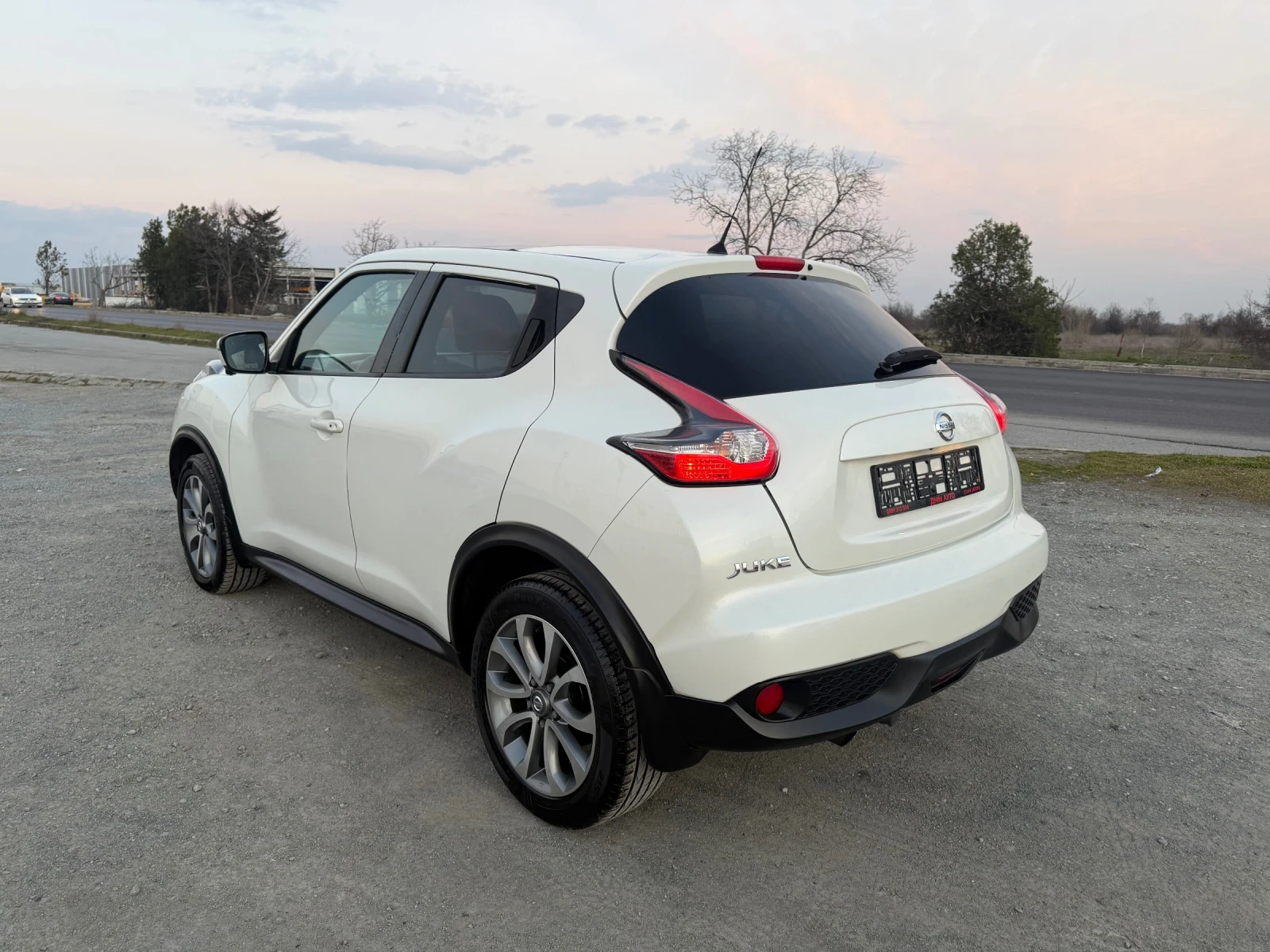 Nissan Juke TEKNA / АВТОМАТИК / БЕНЗИН / 360 КАМЕРА / ПАНОРАМА, снимка 7 - Автомобили и джипове - 53739411