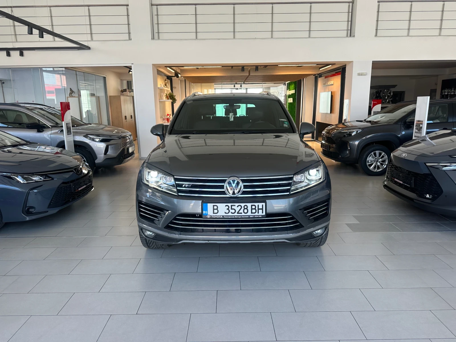 VW Touareg R* Line | Auto.bg — изображение 1
