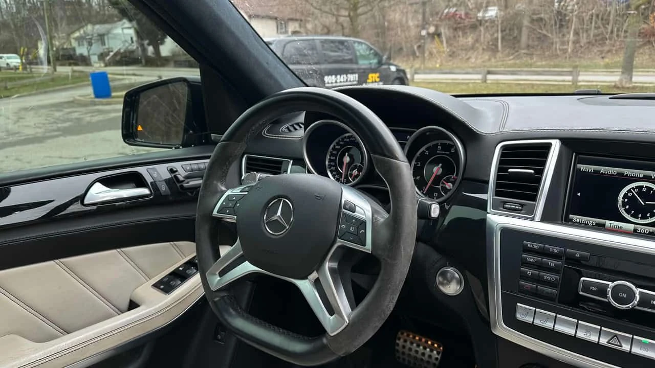 Mercedes-Benz GL 63 AMG * DESIGNO* МАСАЖИ* ДИСТРОНИК* 360 КАМЕРА* ОБДУХВАН, снимка 7 - Автомобили и джипове - 54094443