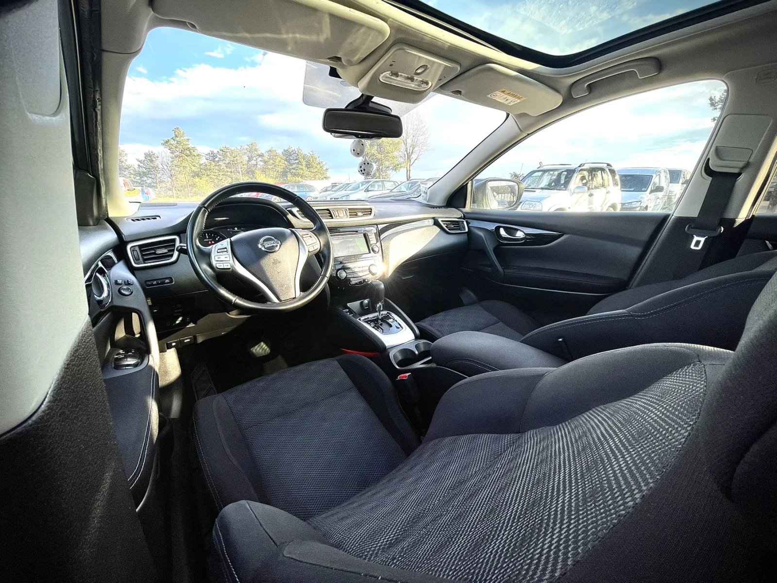 Nissan Qashqai 1, 6dci* 99000KM* 360* Панорама* Автомат* Нави, снимка 11 - Автомобили и джипове - 54155687