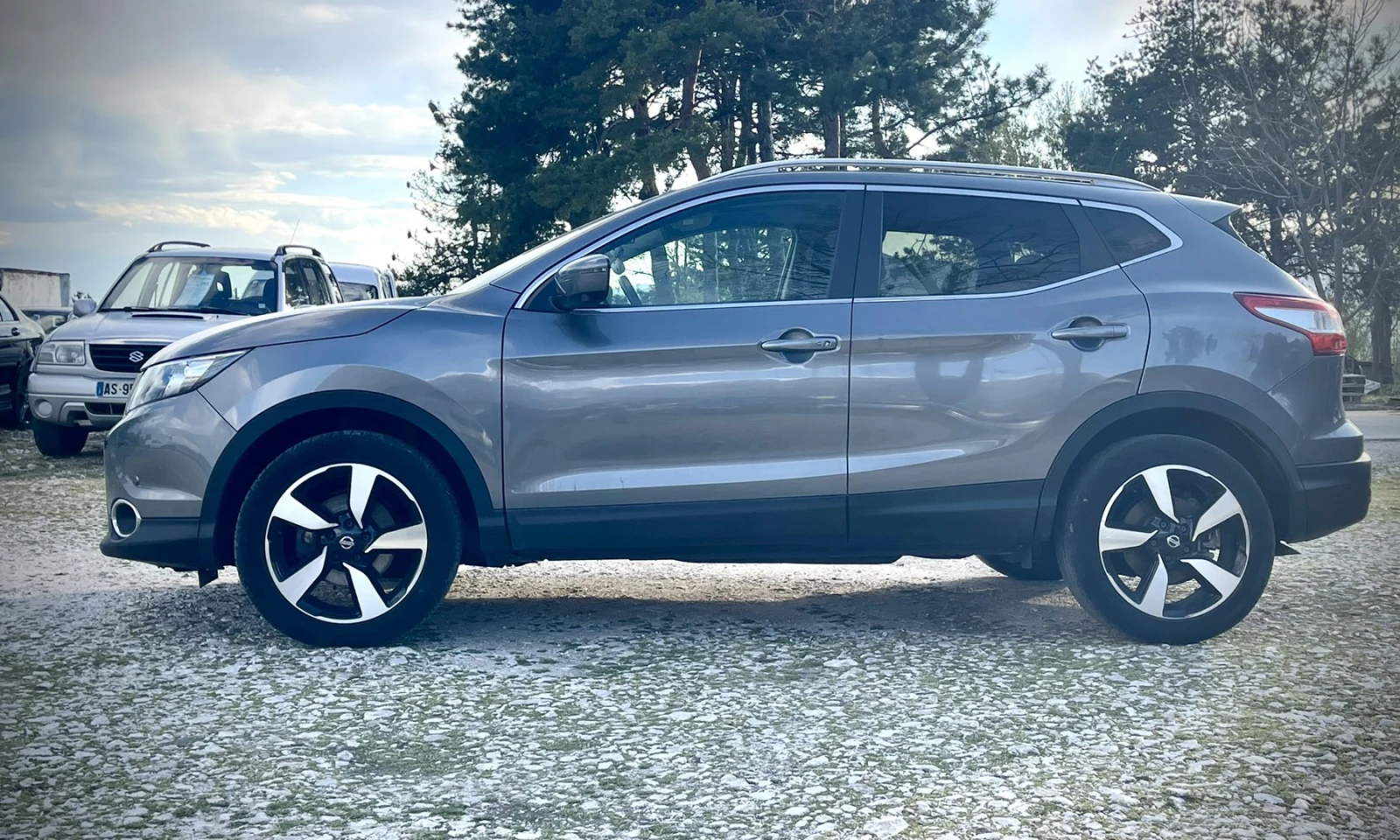Nissan Qashqai 1, 6dci* 99000KM* 360* Панорама* Автомат* Нави, снимка 4 - Автомобили и джипове - 54155687