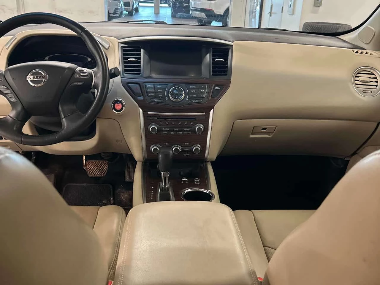 Nissan Pathfinder * 4WD 4dr * CARFAX * ПОДГРЕВИ * ПАНО * KEYLESS * , снимка 9 - Автомобили и джипове - 54775186