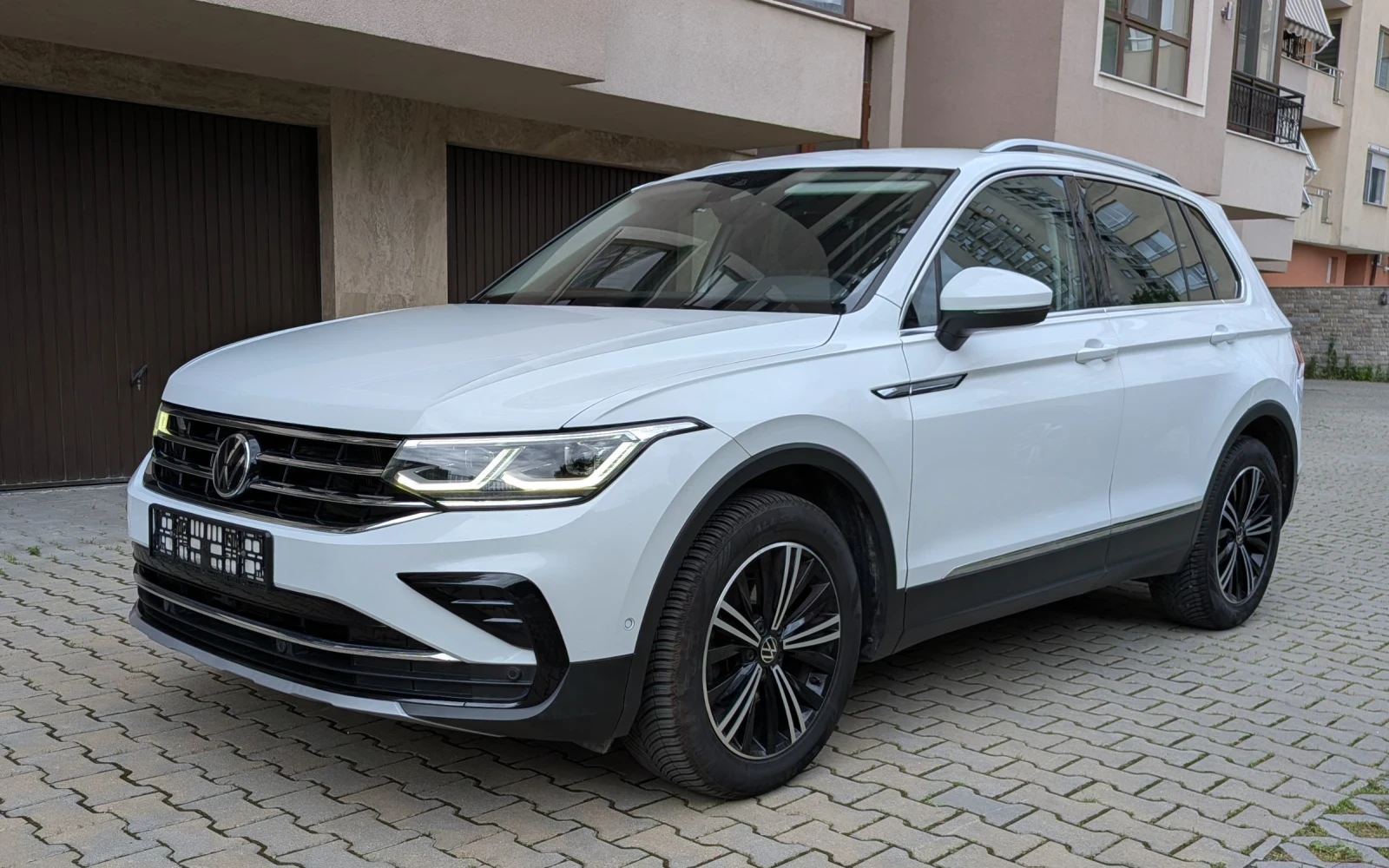 VW Tiguan 2.0TDI/150/DSG/Face/IQ Led, снимка 3 - Автомобили и джипове - 55003759