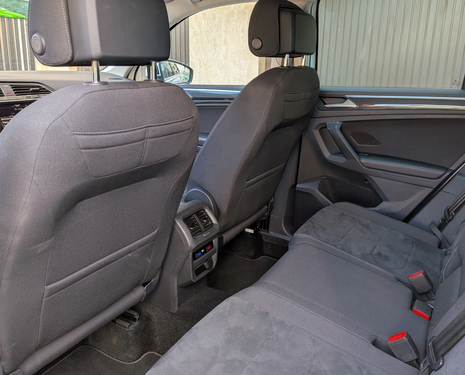 VW Tiguan 2.0TDI/150/DSG/Face/IQ Led, снимка 7 - Автомобили и джипове - 55003759