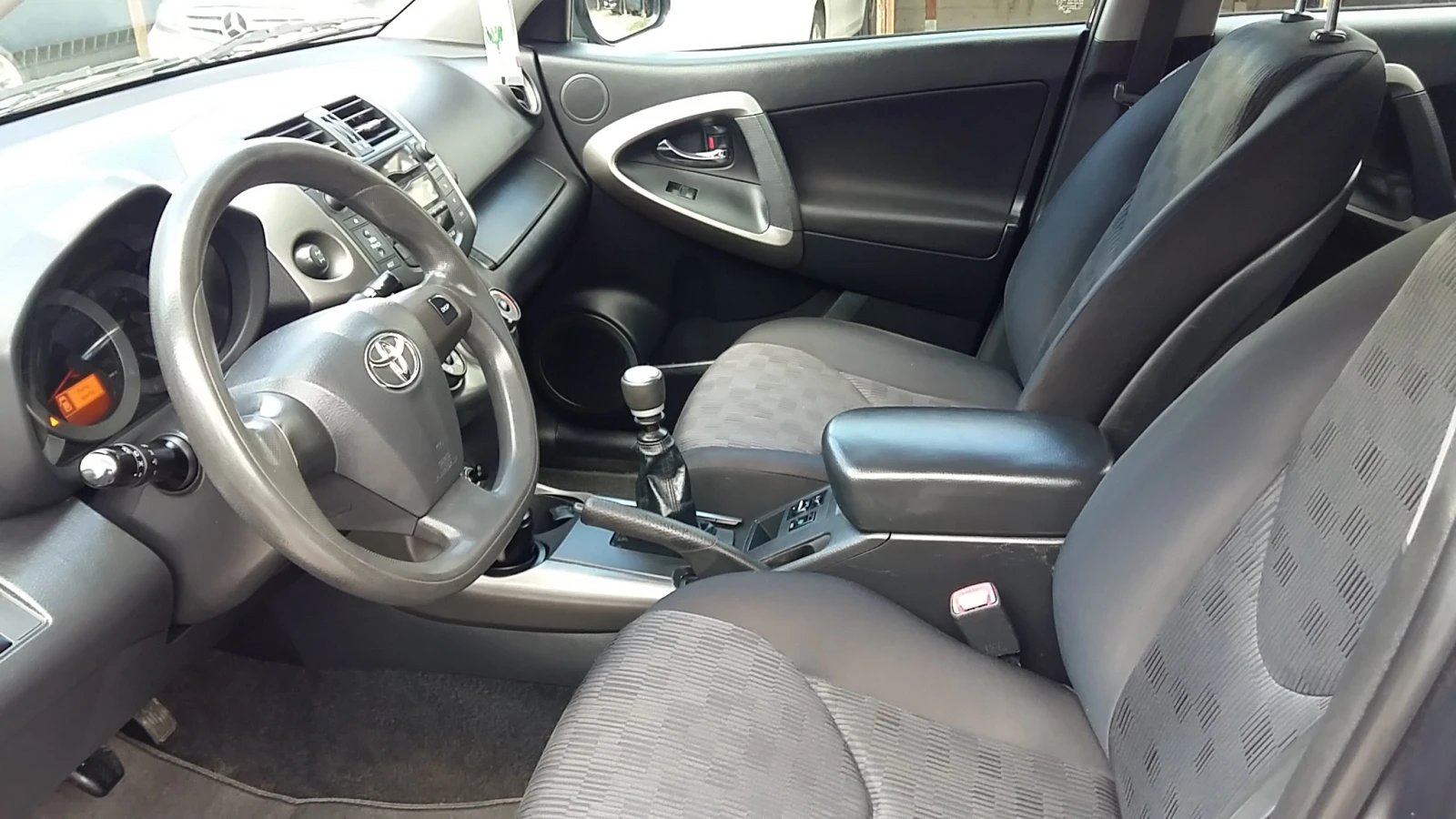 Toyota Rav4 2.0i16v-4x4-Sport Edition!, снимка 9 - Автомобили и джипове - 55326771