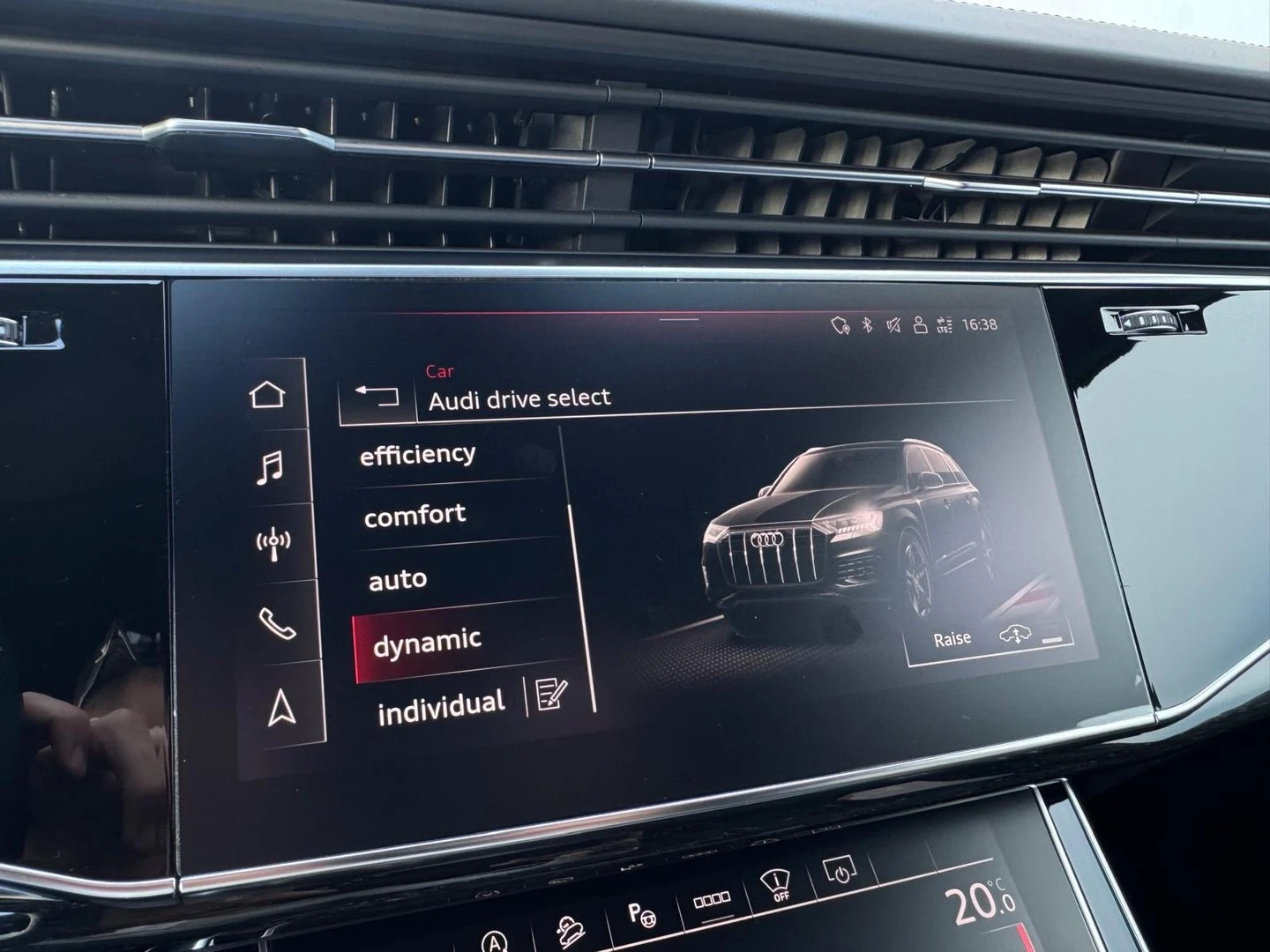 Audi SQ7, снимка 13 - Автомобили и джипове - 56421844
