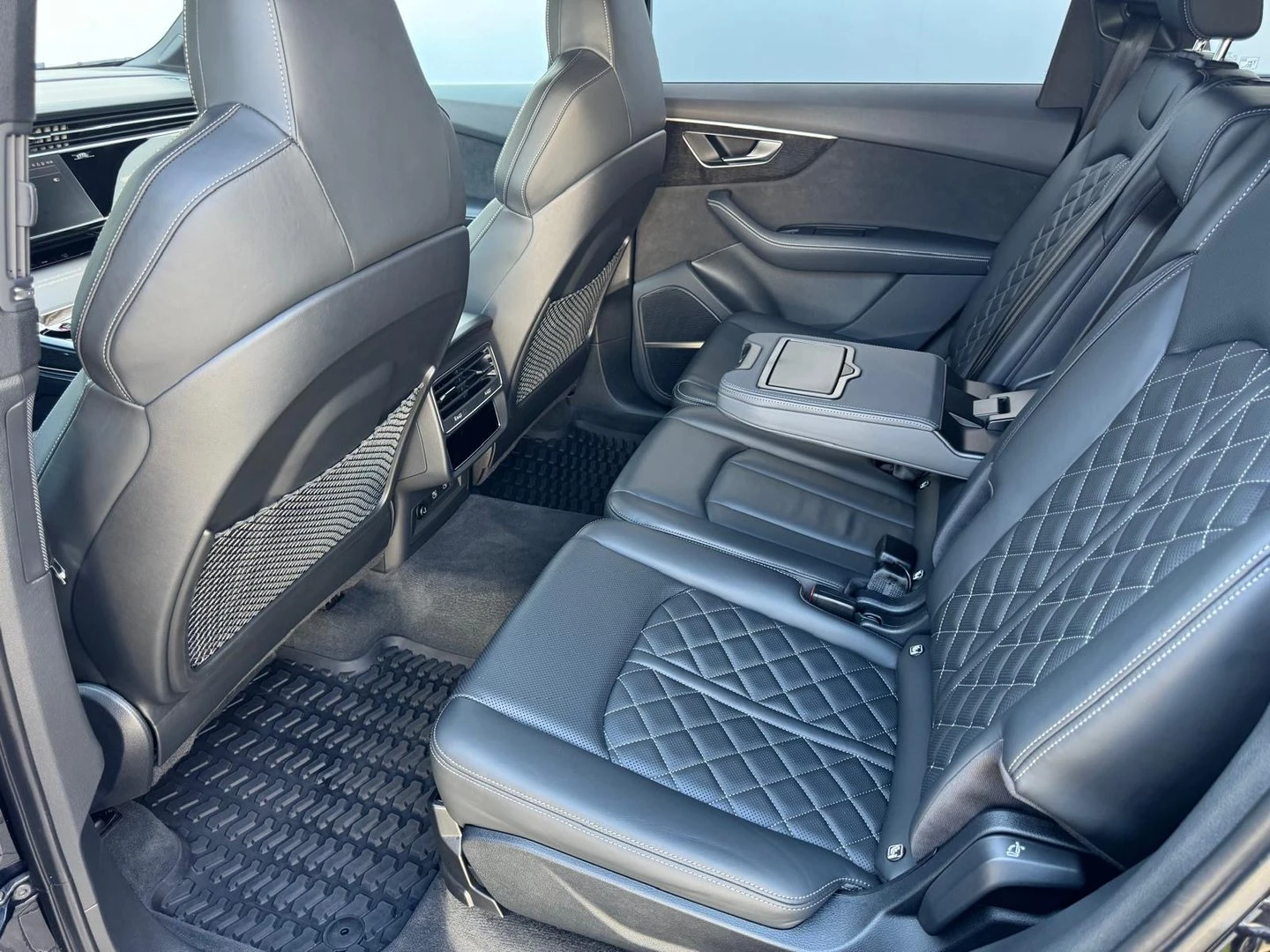 Audi SQ7, снимка 8 - Автомобили и джипове - 56421844