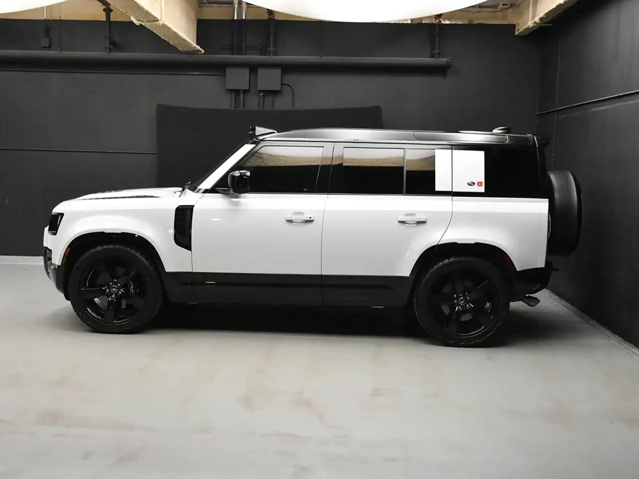 Land Rover Defender 110 V8 AWD / Finance at 4.99% 4x4 | Mobile.bg � ����������� 5