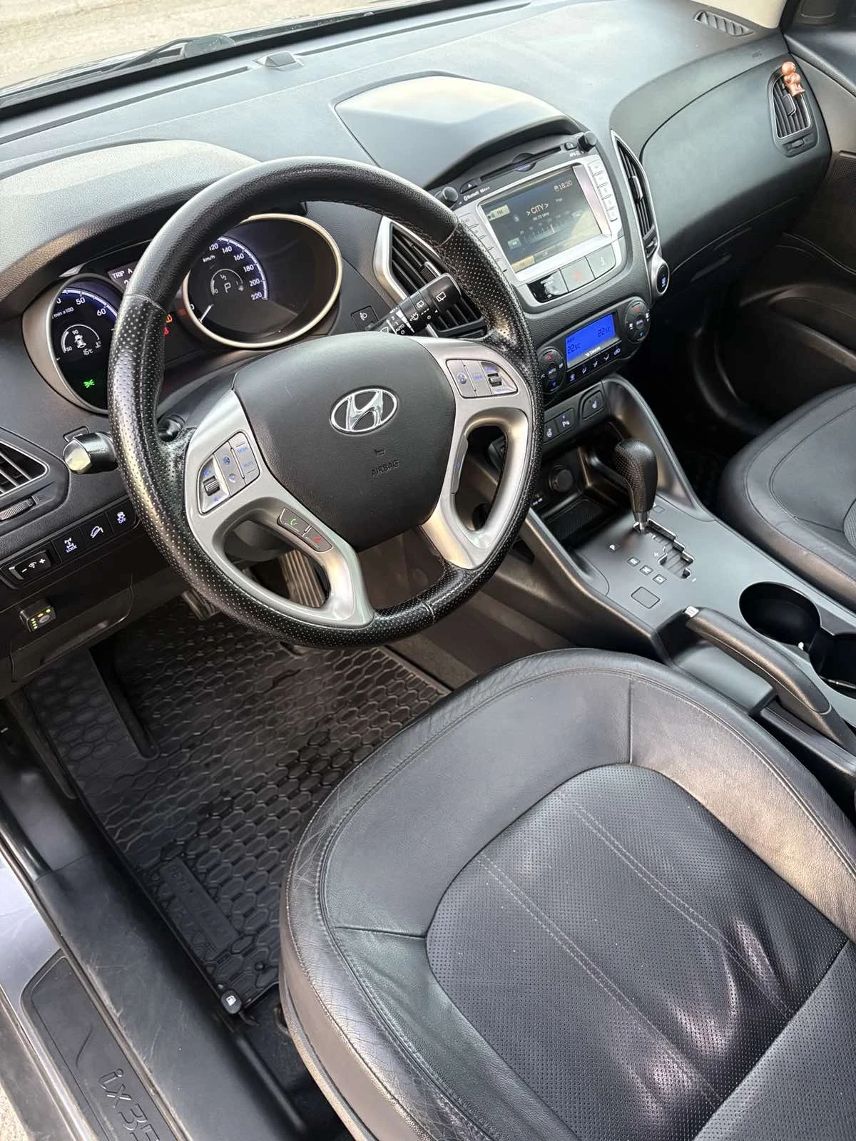 Hyundai IX35 2.0 4WD, снимка 11 - Автомобили и джипове - 56585783
